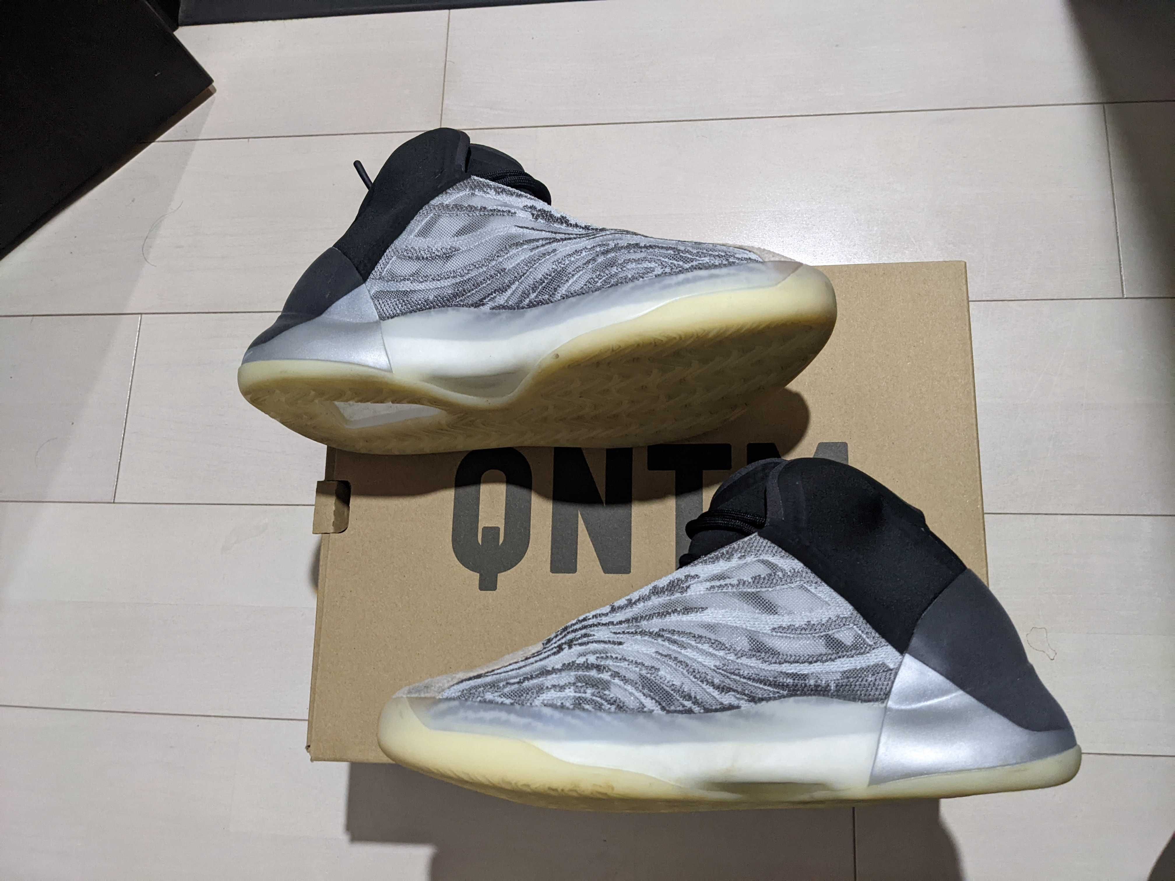 adidas YEEZY Quantum "QNTM"