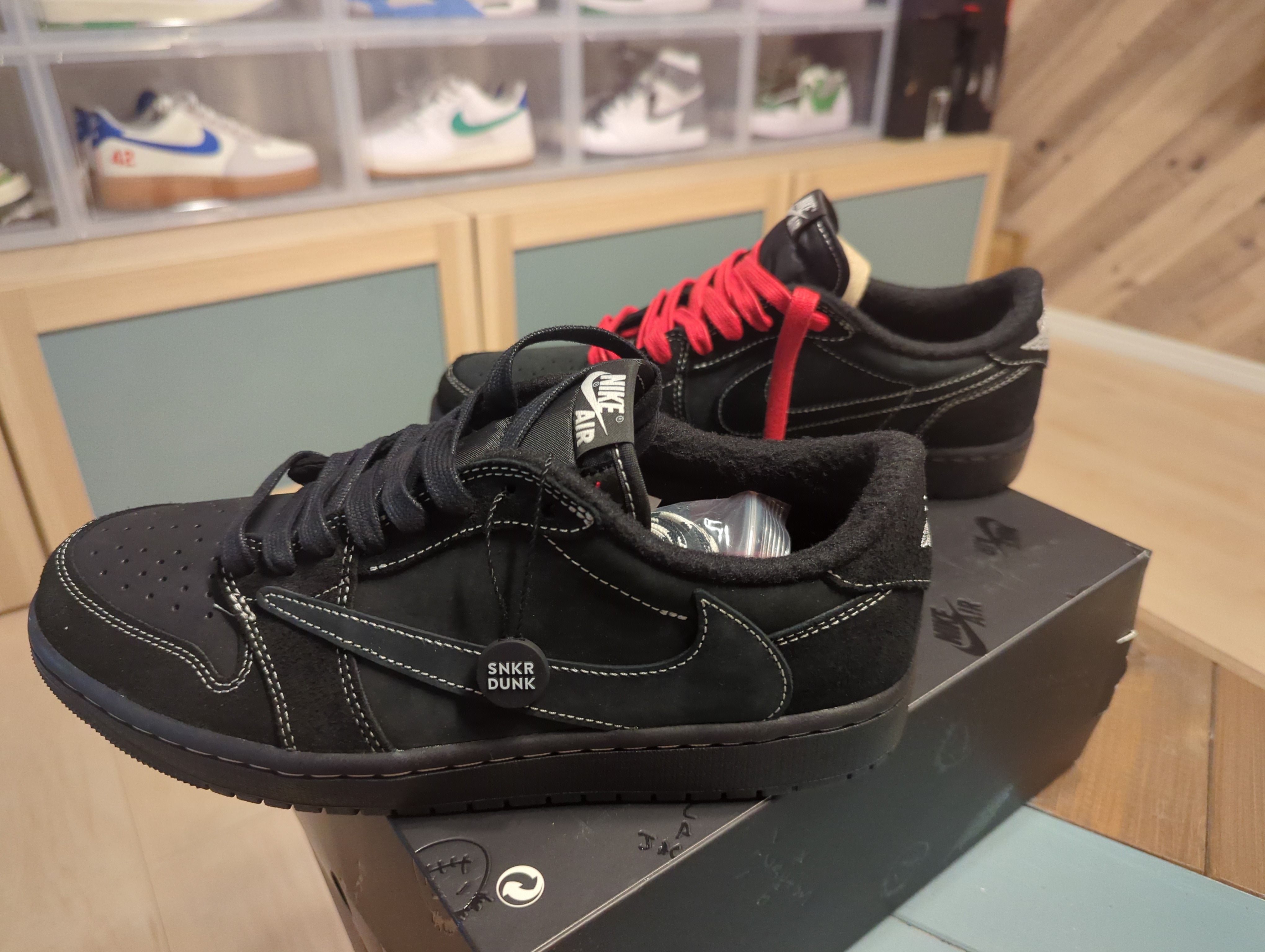 Travis Scott × Nike Air Jordan 1 Low OG SP "Black Phantom"