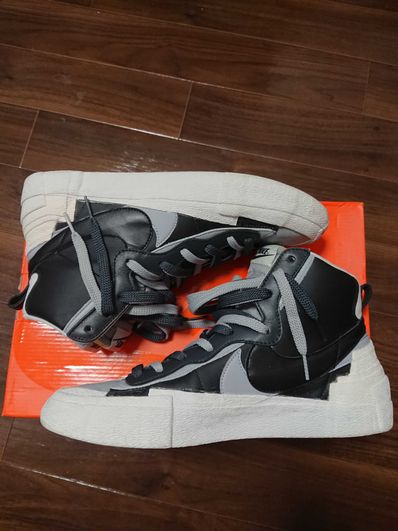 sacai × NIKE BLAZER MID "BLACK/WOLF GREY/WHITE"
