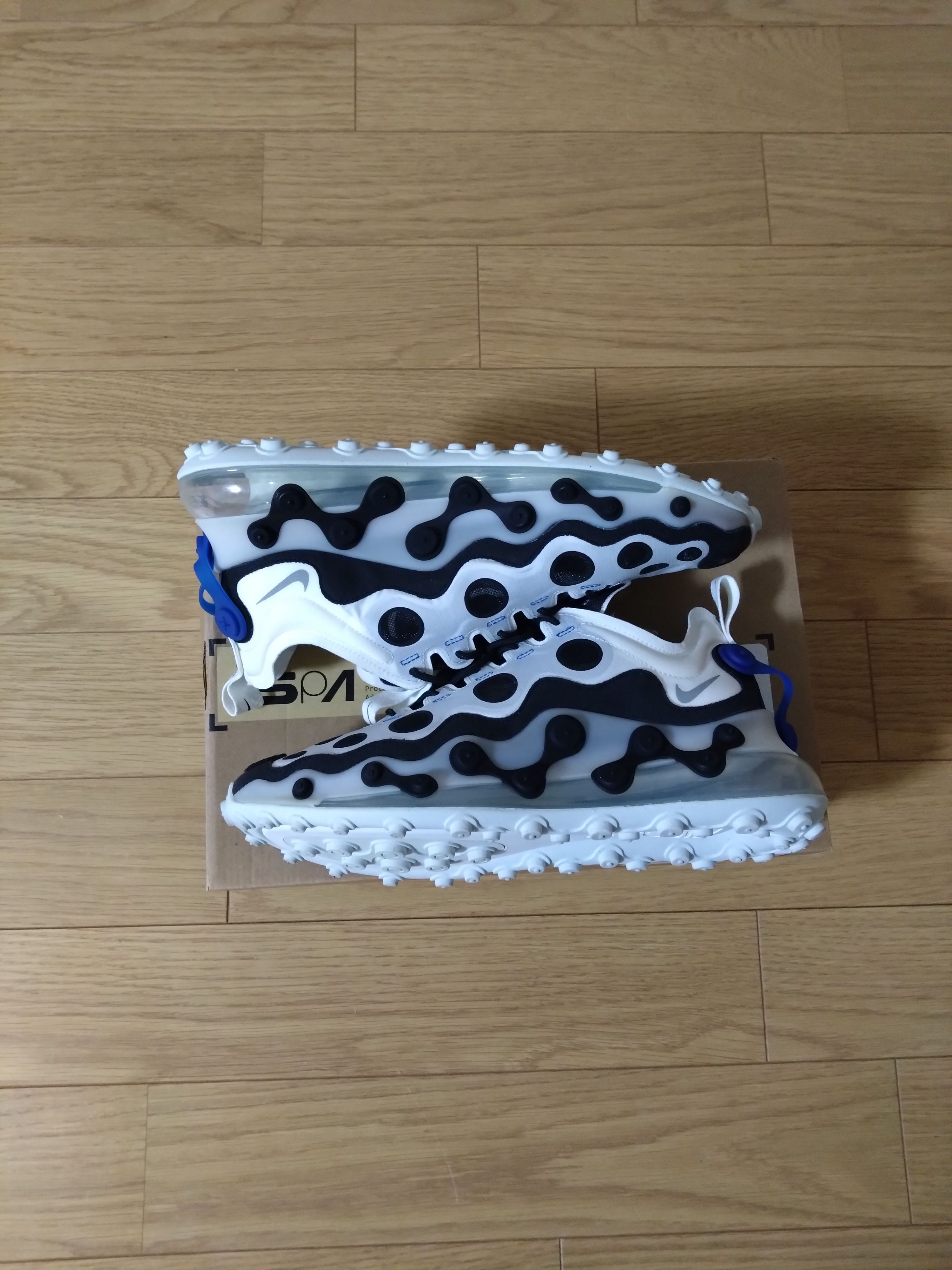 NIKE AIR MAX 720 ISPA "WHITE BLACK"