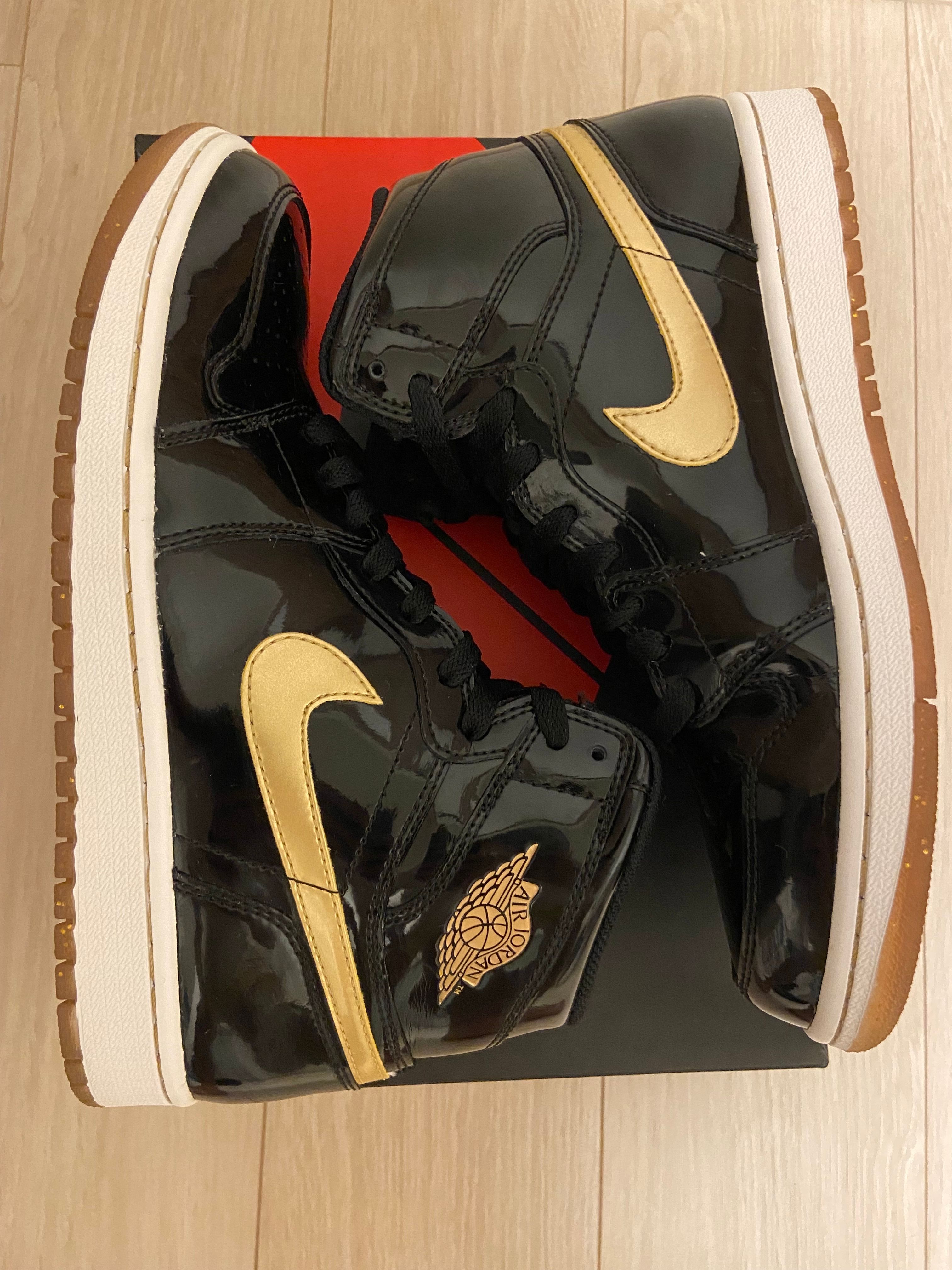 Nike Air Jordan 1 Retro High "Black Mmetallic Gold" (2013)