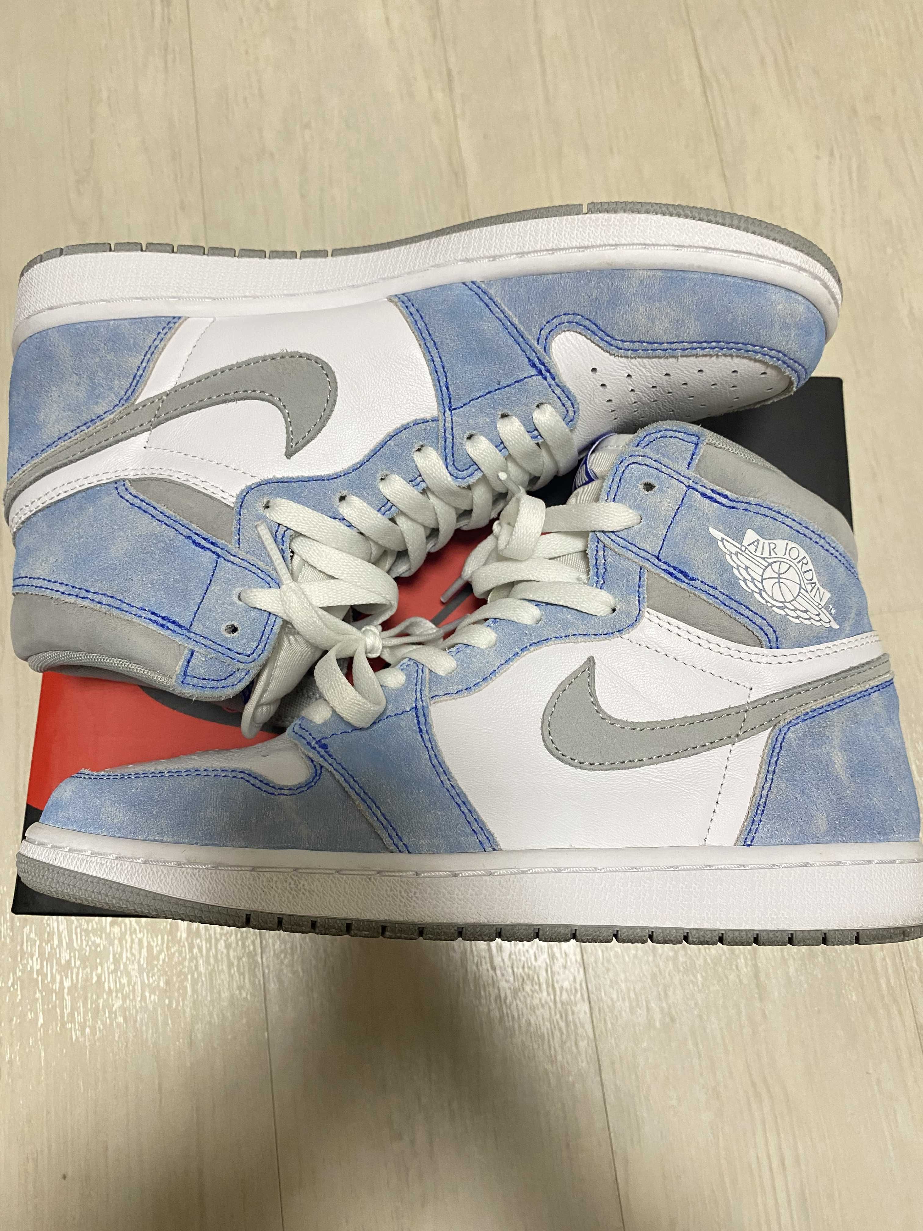 Nike Air Jordan 1 High OG "Hyper Royal"
