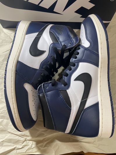 Nike Air Jordan 1 Retro High OG "Midnight Navy"