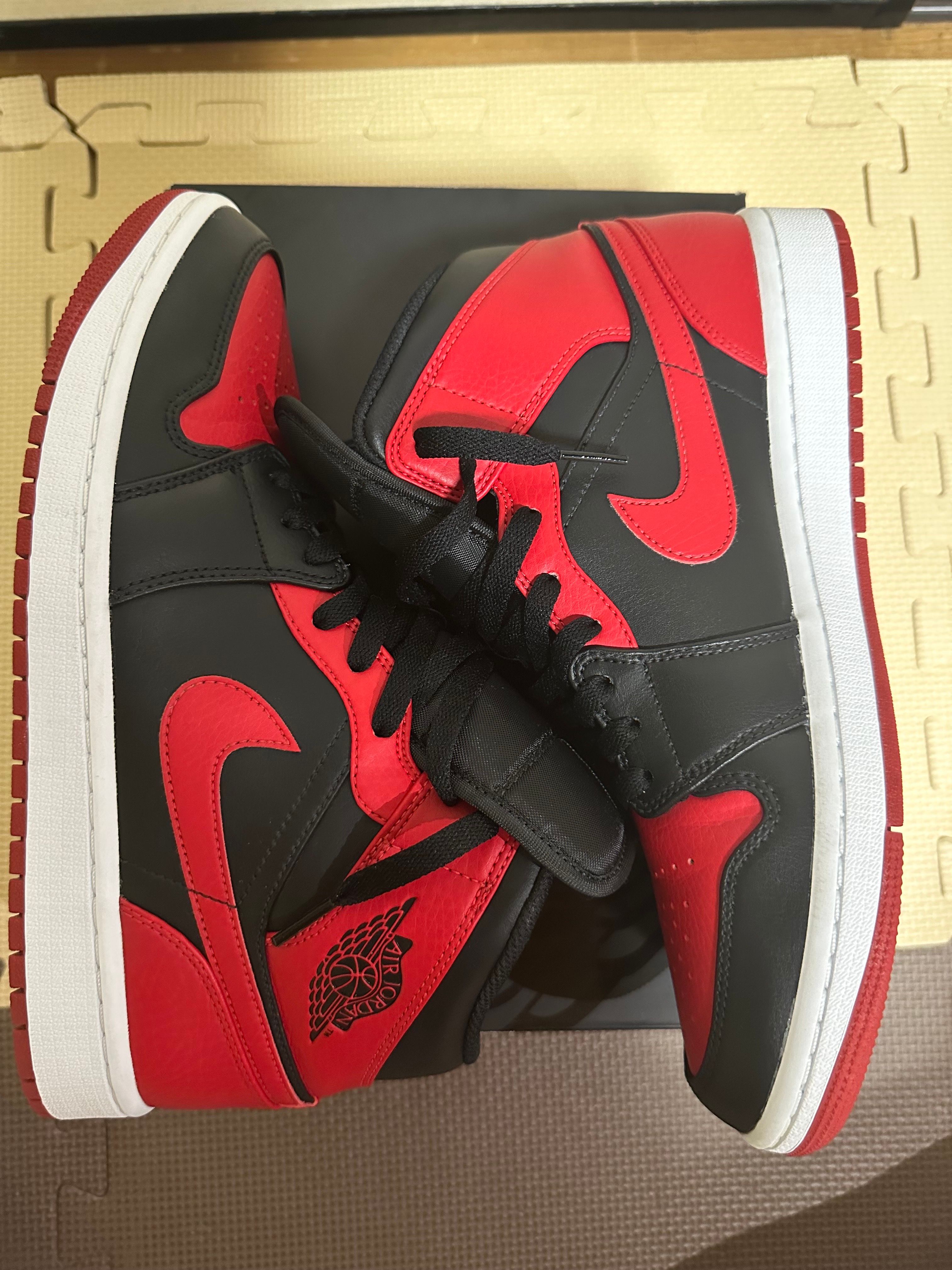 Nike Air Jordan 1 Mid "Bred"
