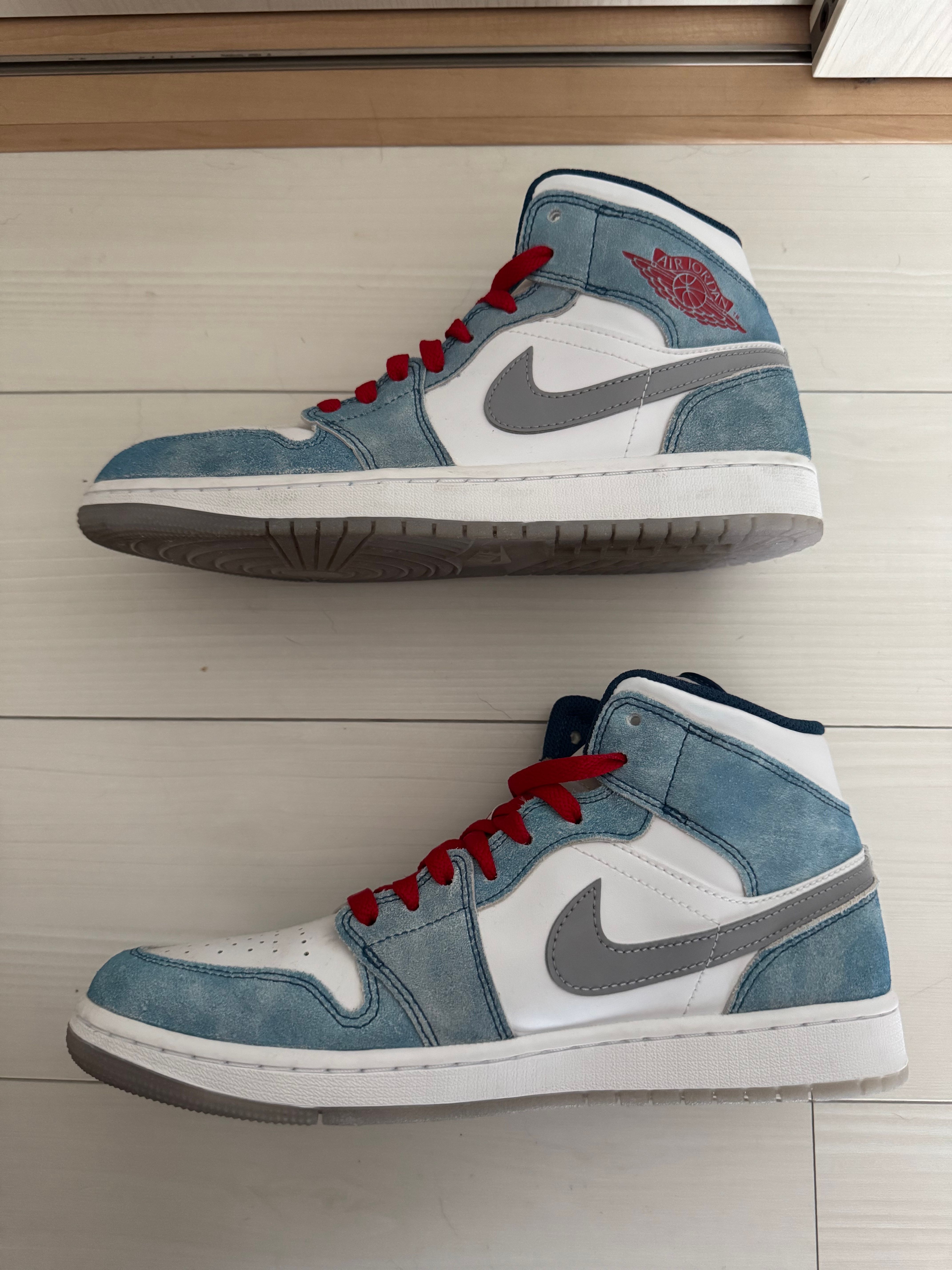 Nike Air Jordan 1 Mid SE "White/Hyper Royal/Red"