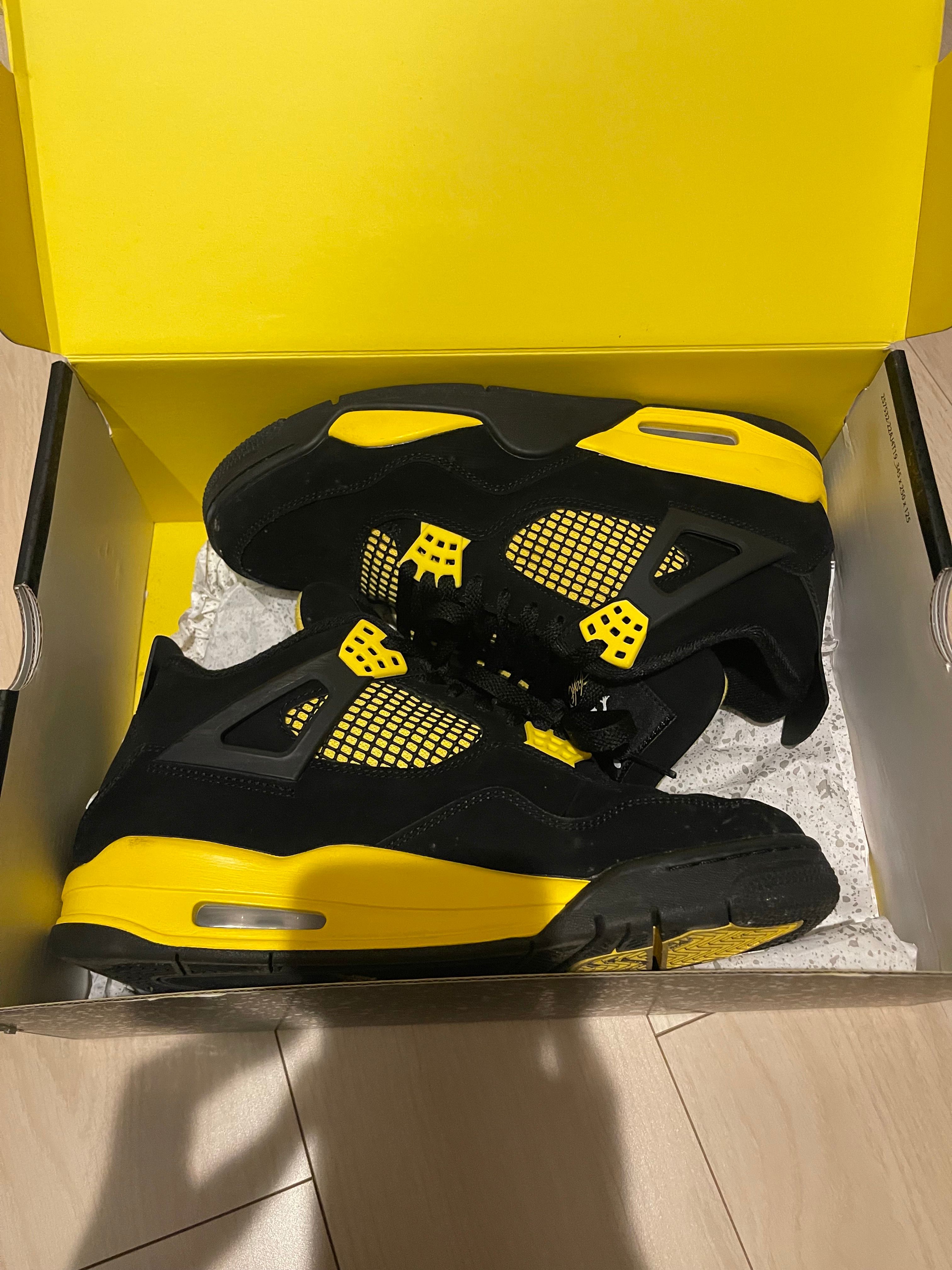 Nike Air Jordan 4 Retro "Thunder"(2023)