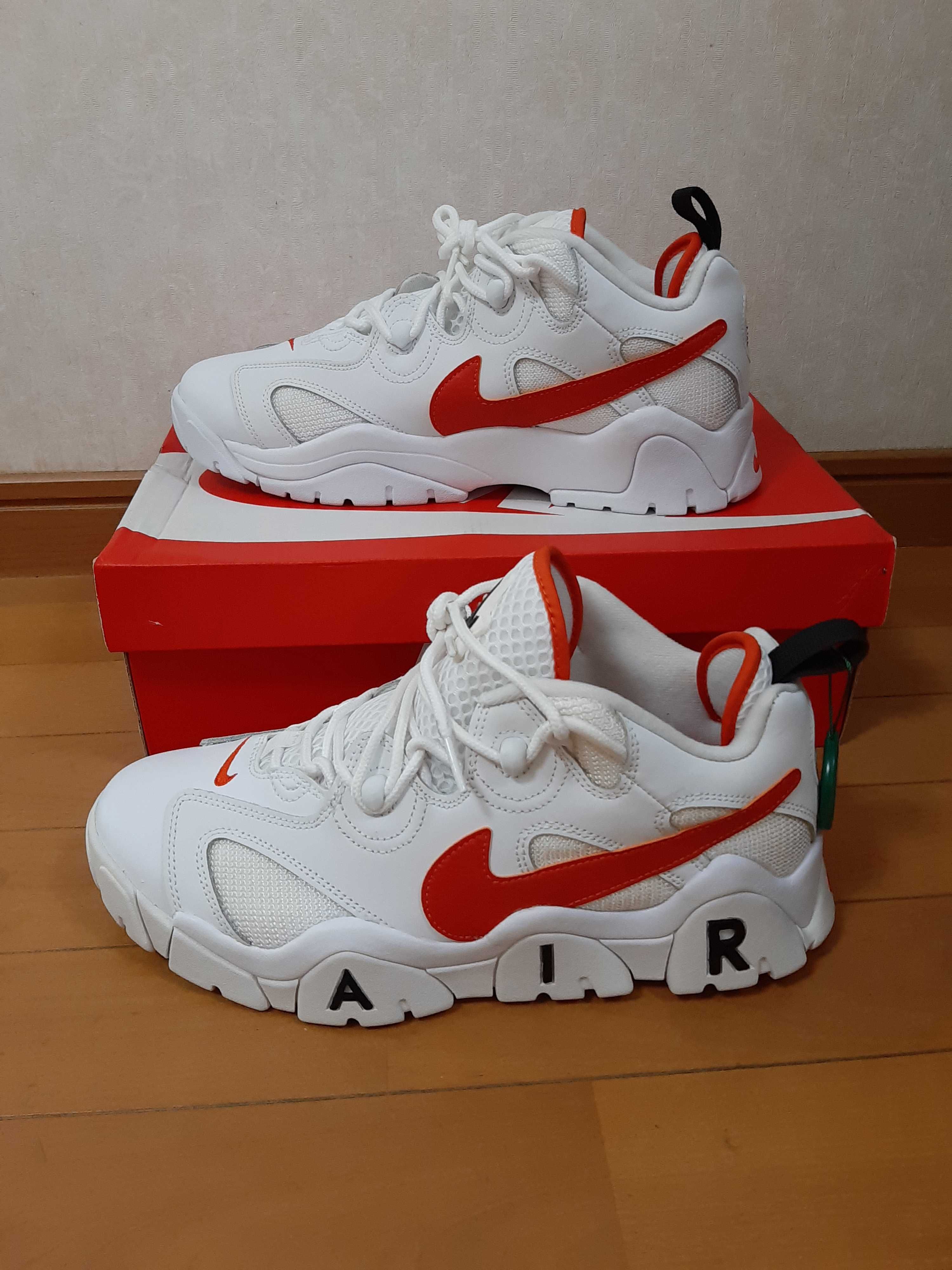 NIKE AIR BARRAGE LOW EMB  