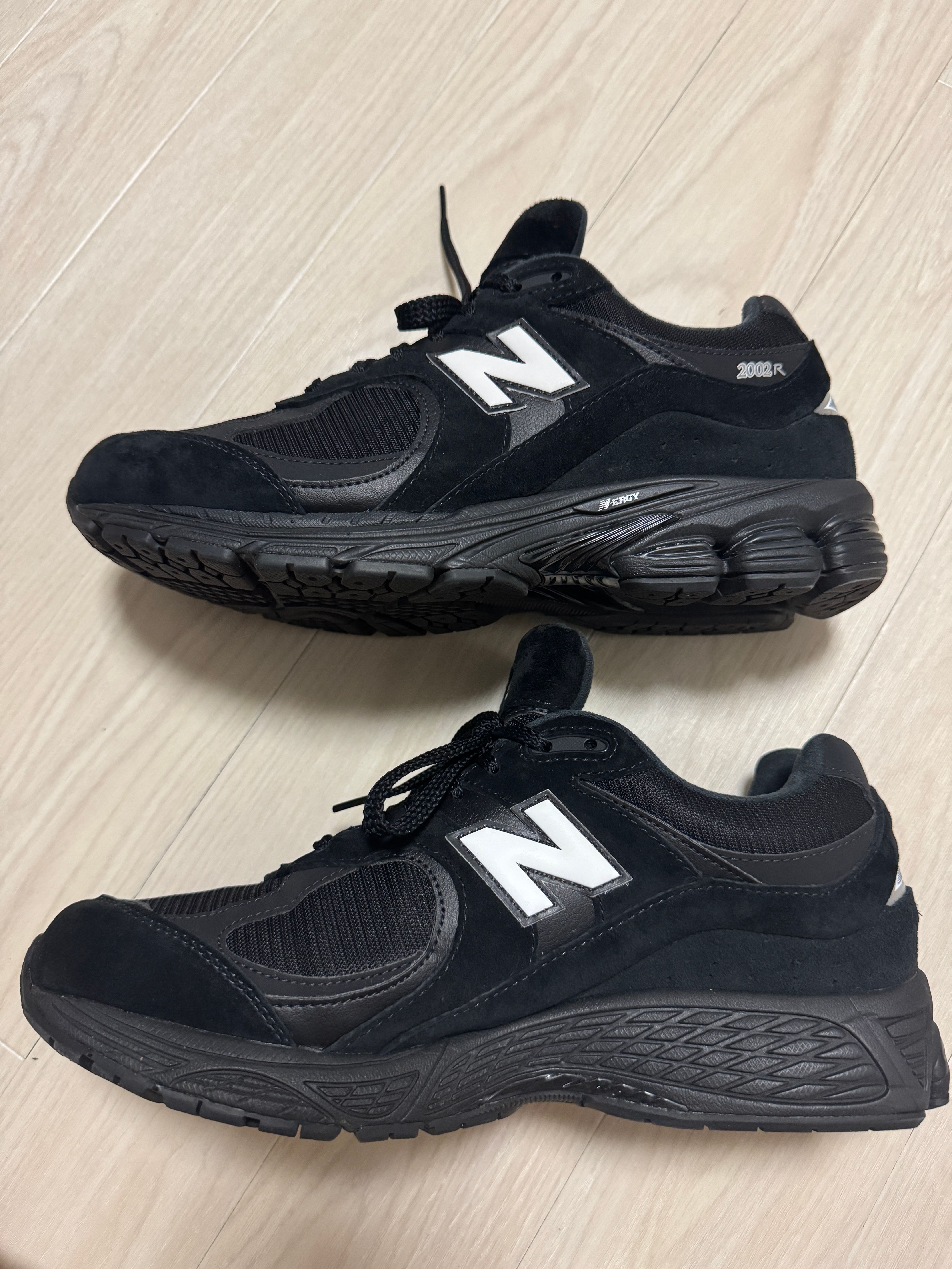 New Balance 2002R GORE-TEX "Black/White"