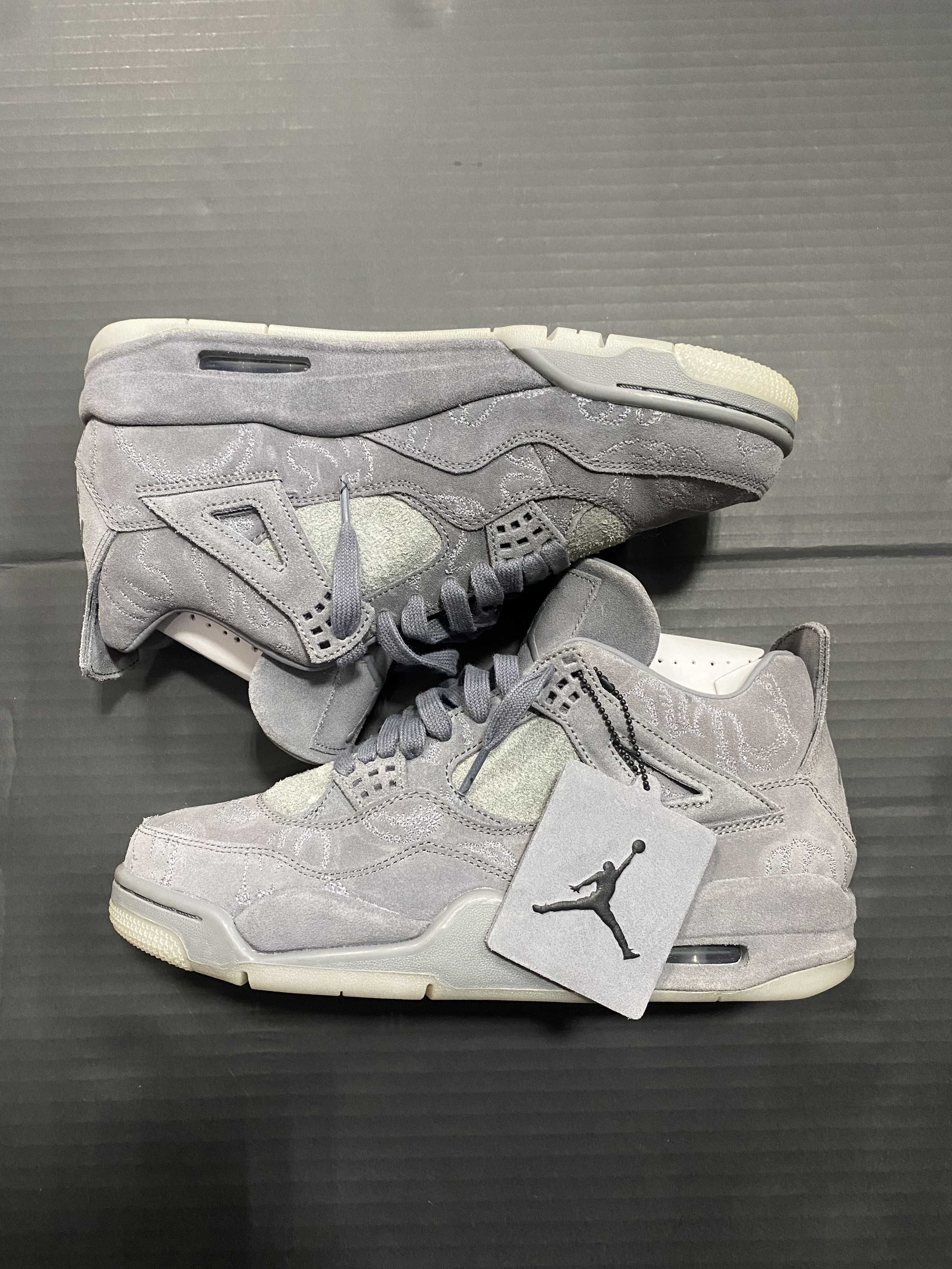 KAWS × Nike Air Jordan 4 Retro "Grey"