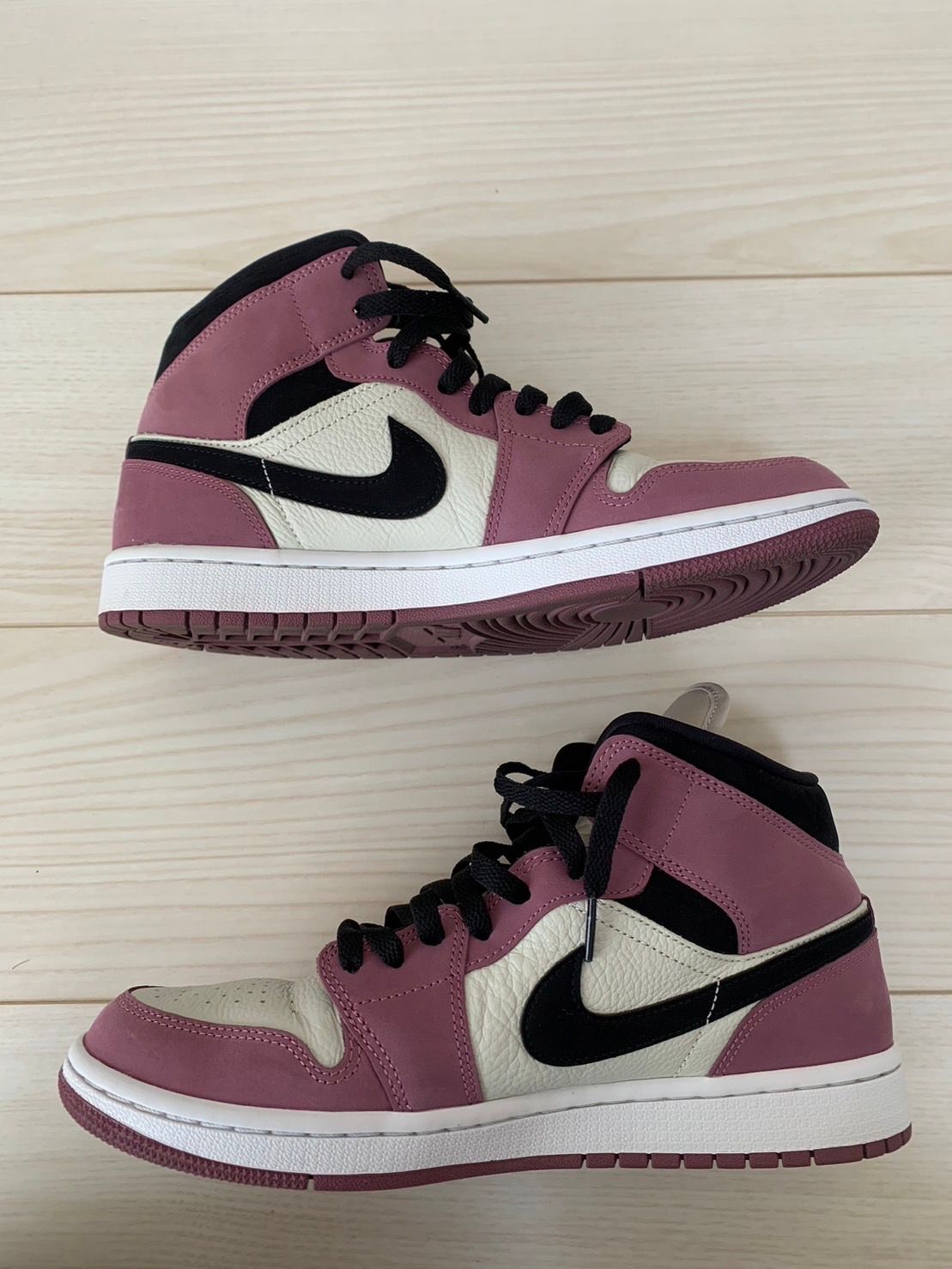 Nike Women's Air Jordan 1 Mid "Berry Pink"