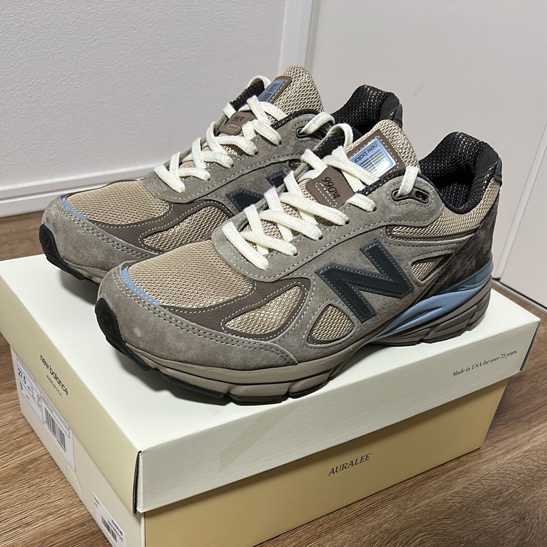 AURALEE × New Balance 990V4 "Taupe"