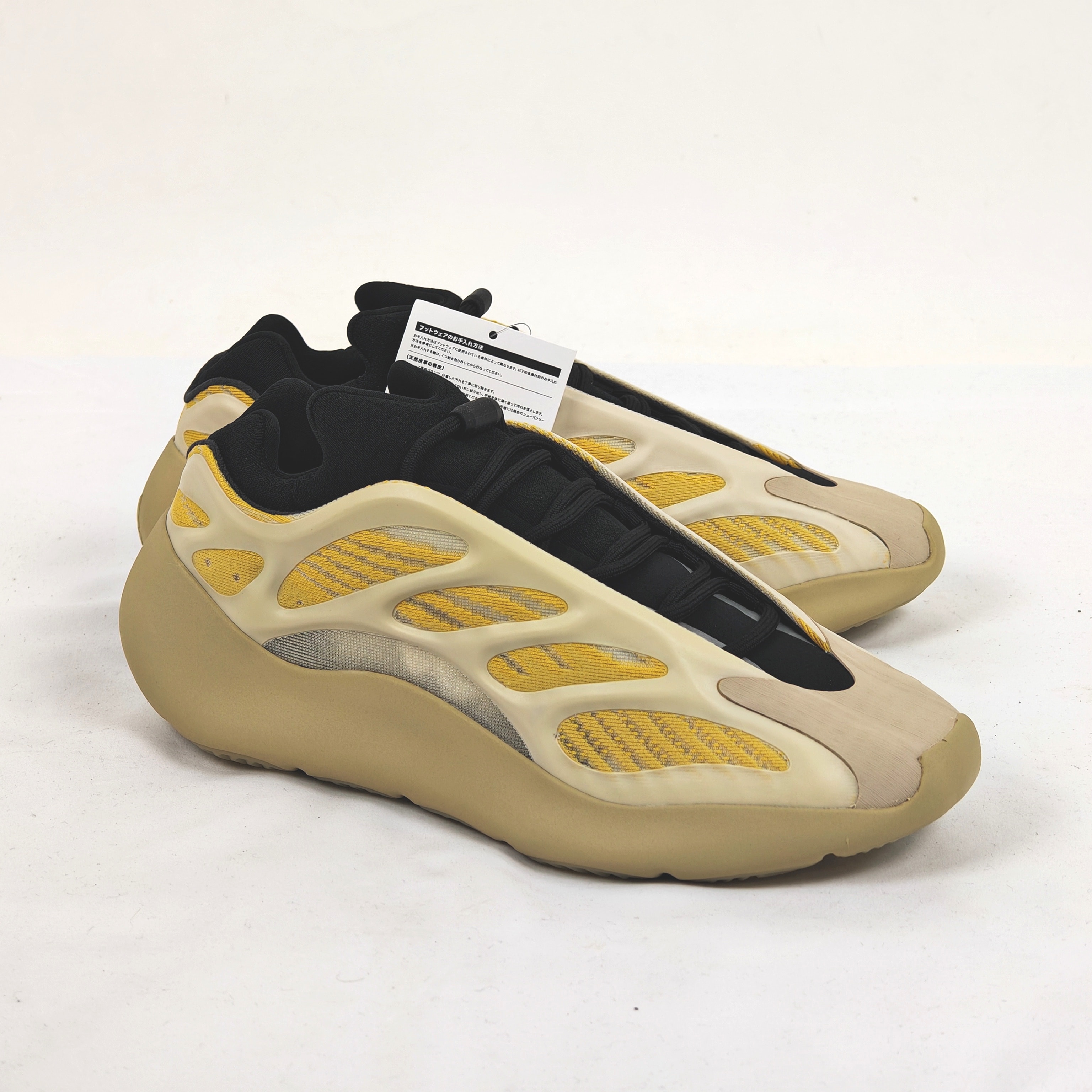 adidas YEEZY 700 V3 "Safflower"