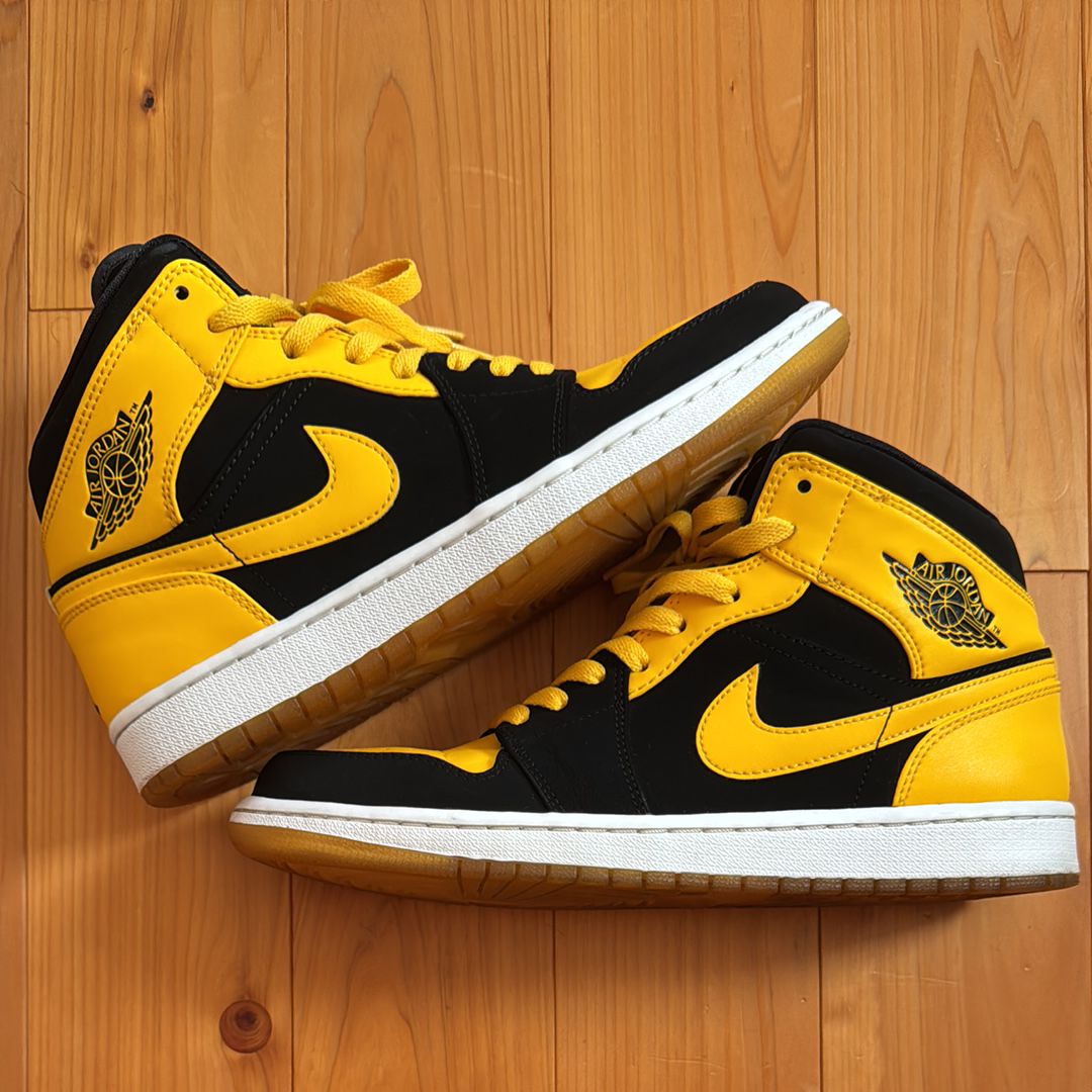 Nike Air Jordan 1 Retro Mid "New Love" (2017)