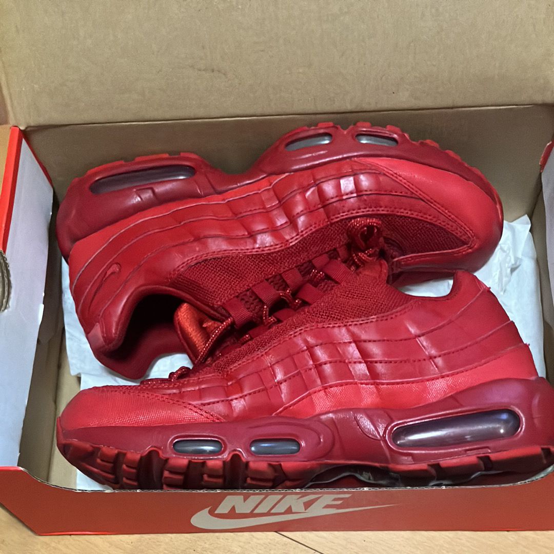 Nike Air Max 95 "Triple Red"