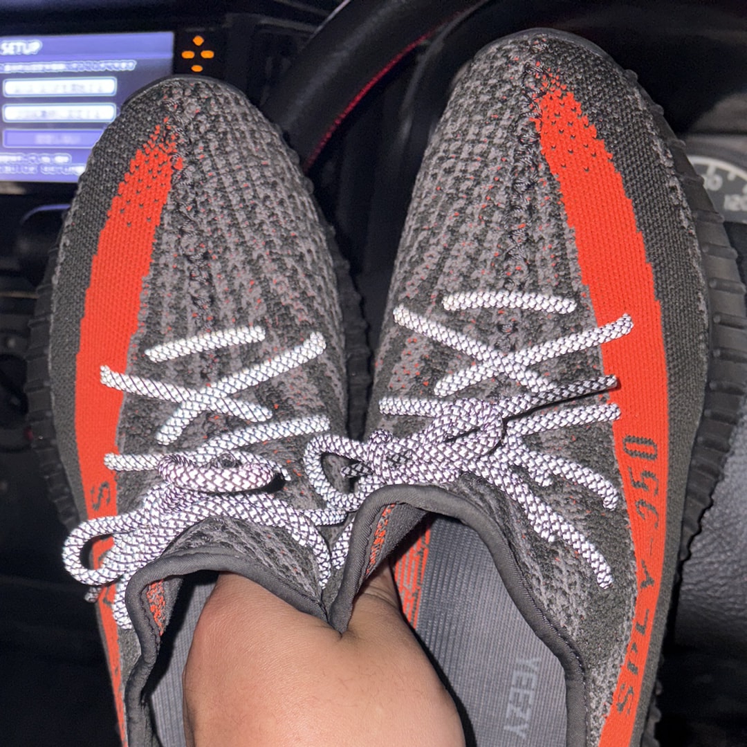 adidas YEEZY Boost 350V2 "Carbon Beluga"