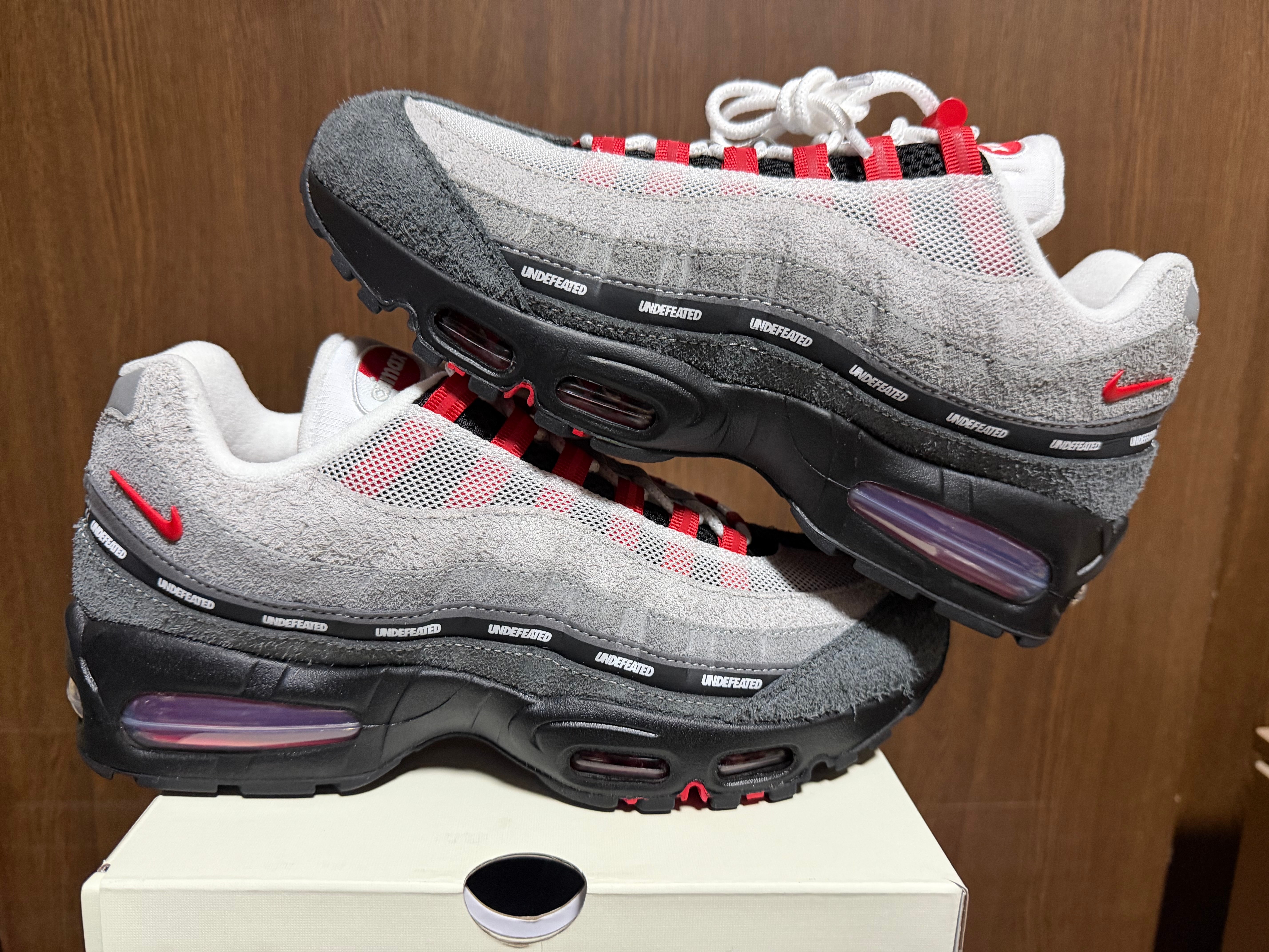 アンディフィーテッド × ナイキ エアマックス95 SP "ファイヤーレッド" (東京 エクスクルーシブ) (シリアルナンバーあり/600足限定)