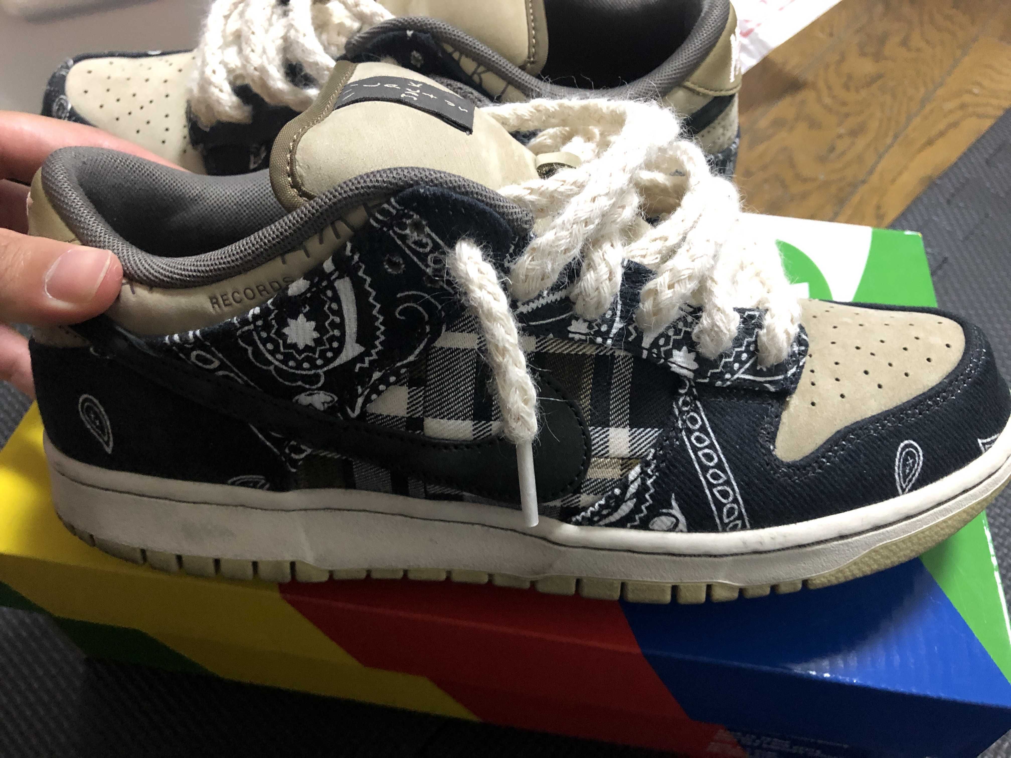 Travis Scott × Nike SB Dunk Low "Black/Parachute Beige"