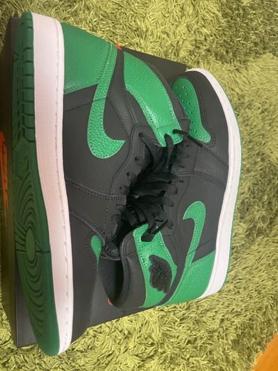 Nike Air Jordan 1 Retro High OG "Black/Pine Green" (2020)