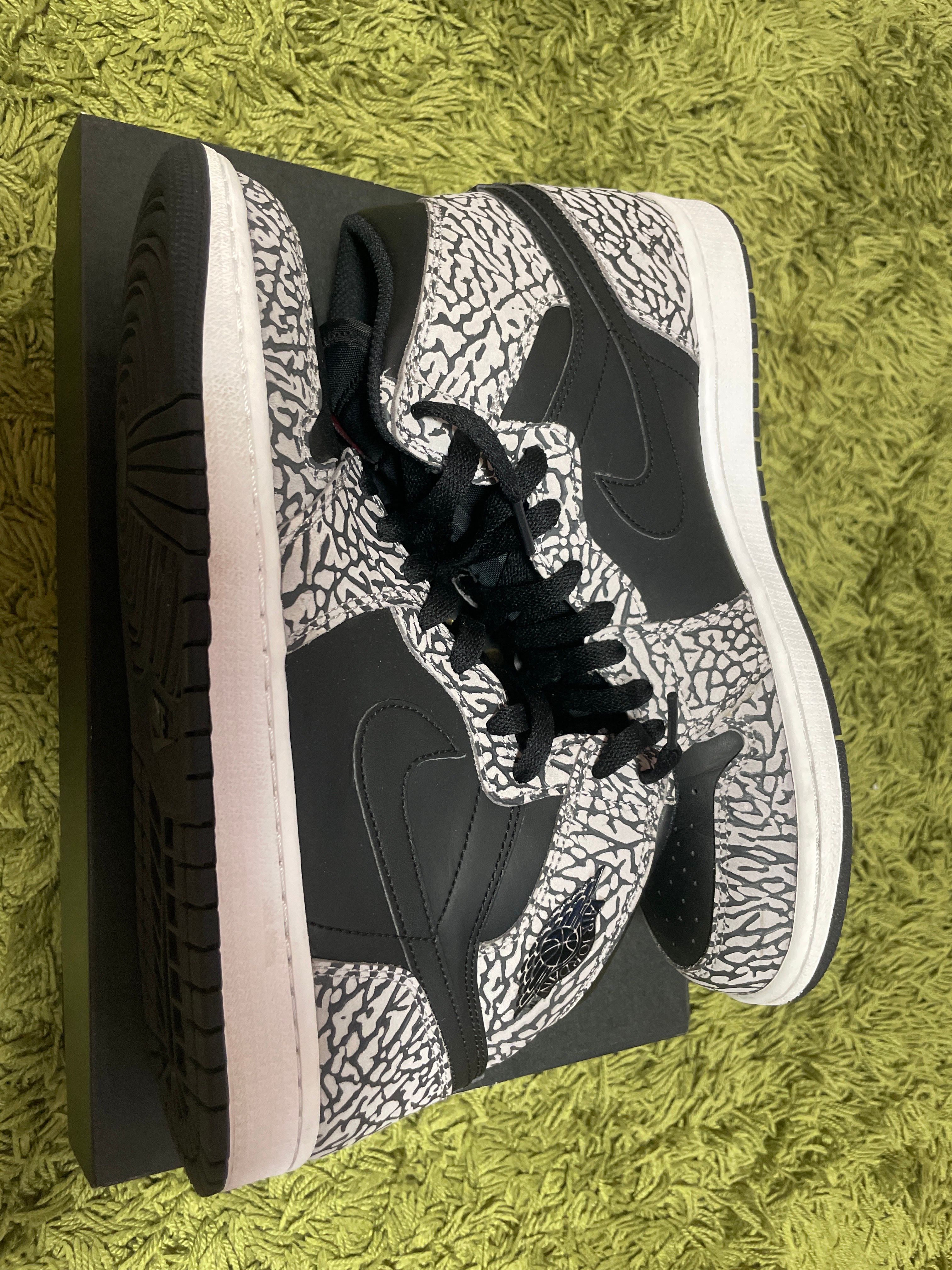 Nike Air Jordan 1 Retro High "Un-Supreme"