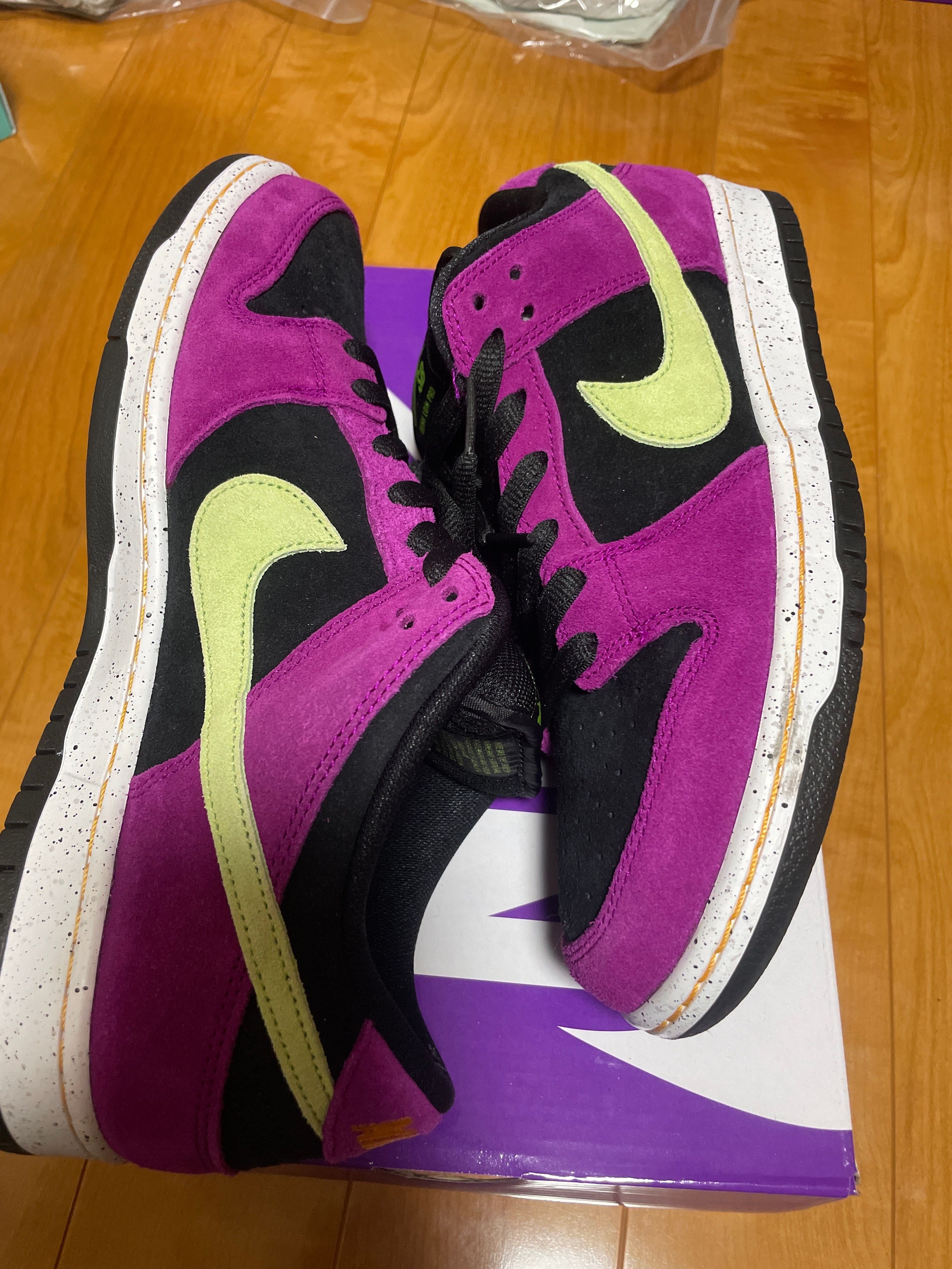 Nike SB Dunk Low "Red Plum"