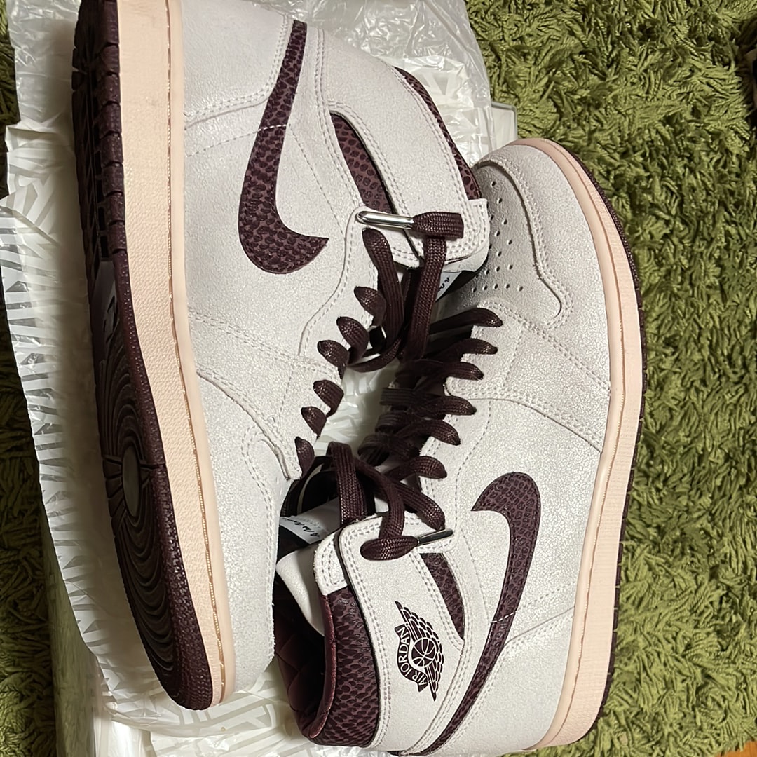 A Ma Maniere × Nike Air Jordan 1 Retro High OG "Sail and Burgundy"