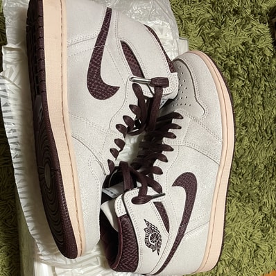 A Ma Maniere × Nike Air Jordan 1 Retro High OG "Sail and Burgundy"