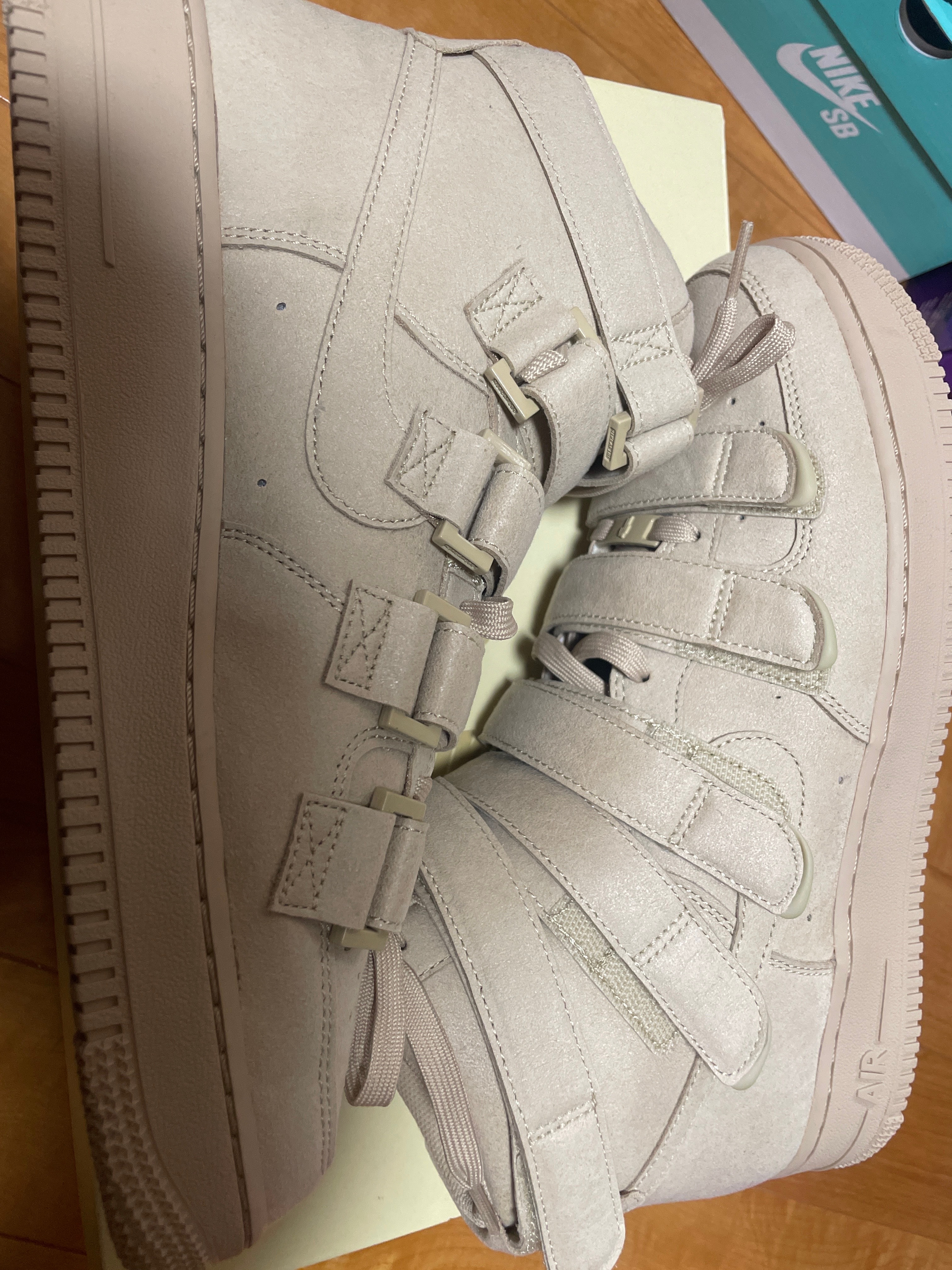 Billie Eilish × Nike Air Force 1 High '07 SP "Mushroom"