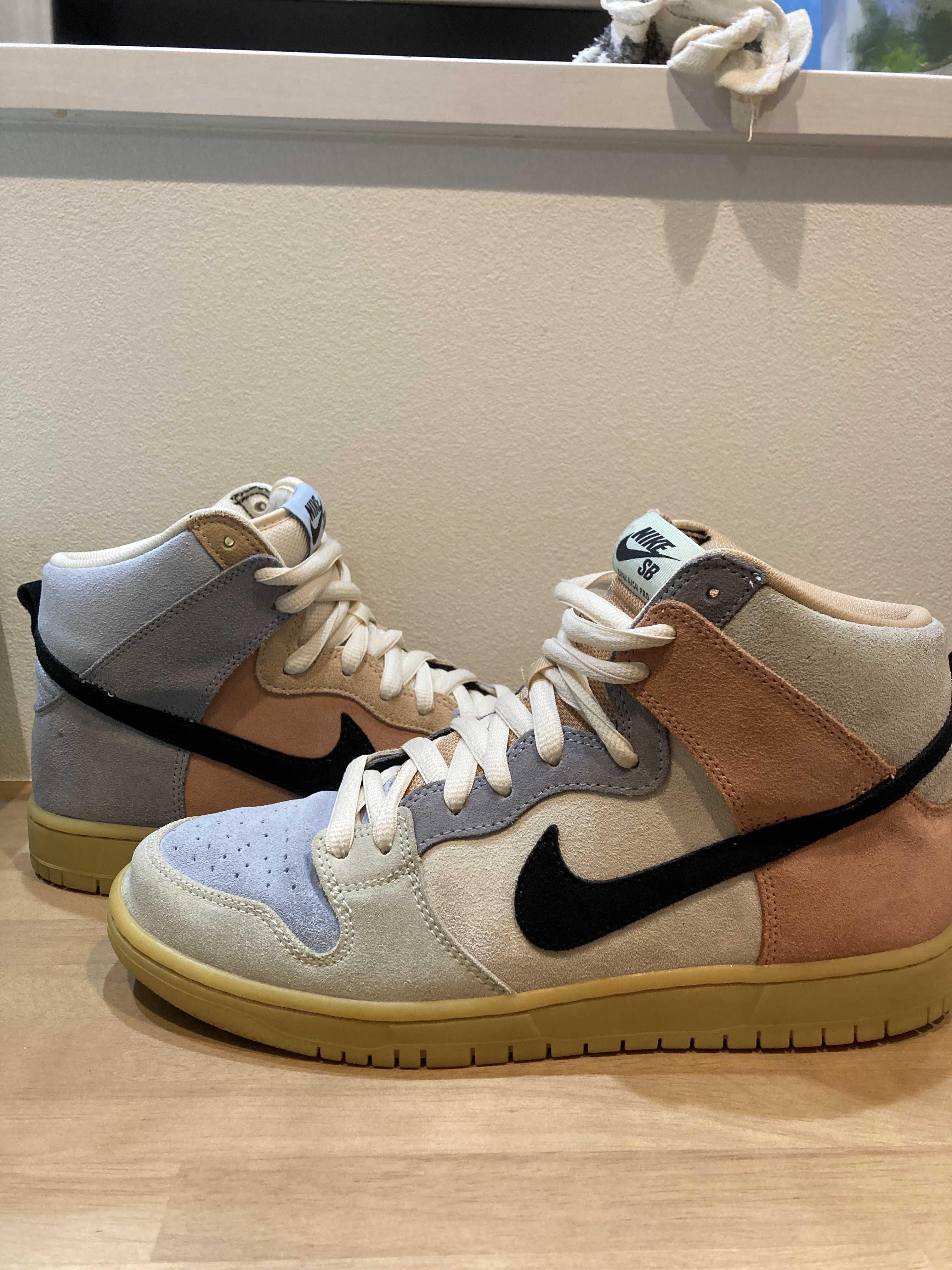 Nike SB Dunk High "Easter Spectrum"