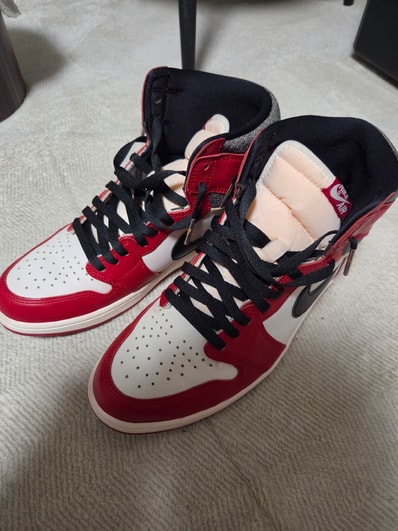 Nike Air Jordan 1 High OG "Lost & Found/Chicago"