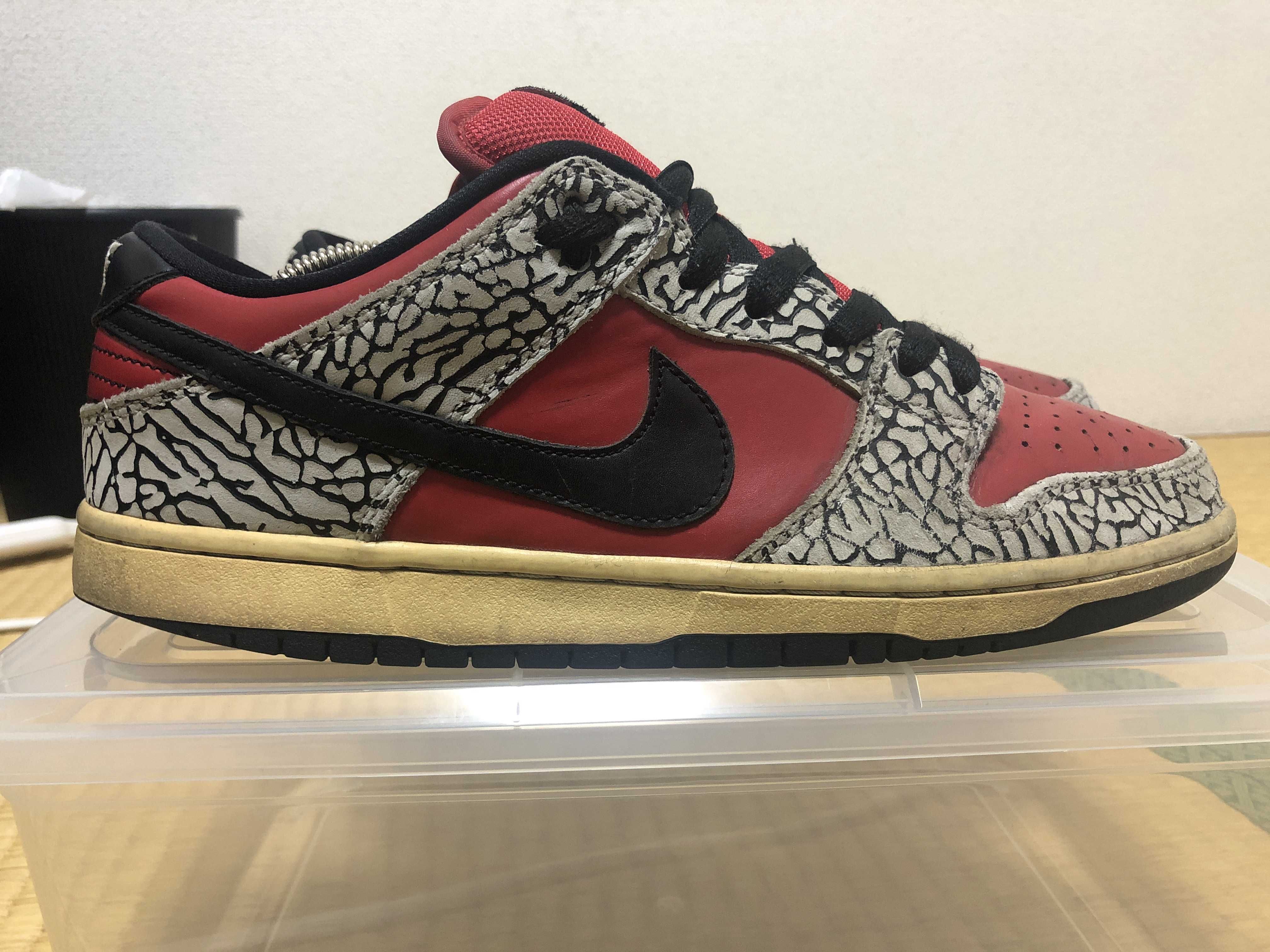 Supreme × Nike SB Dunk Low OG QS Gold Stars "White/Barkroot Brown"