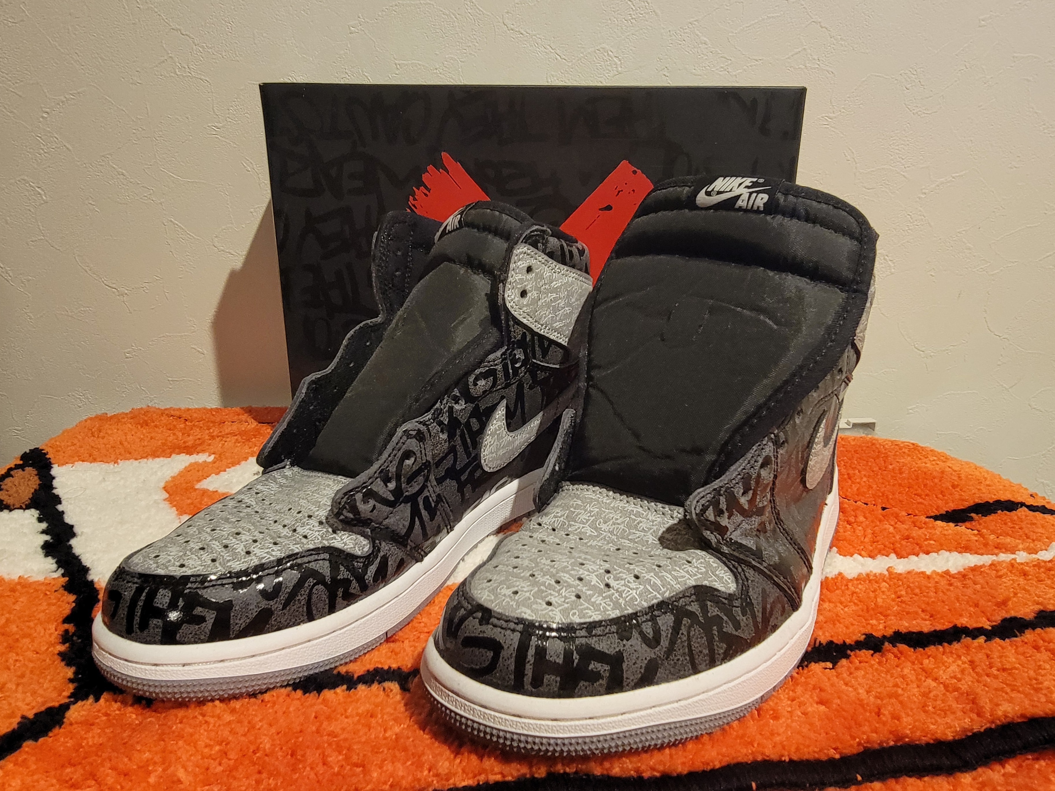 ナイキ エアジョーダン1 ハイ OG "リベリオネア"