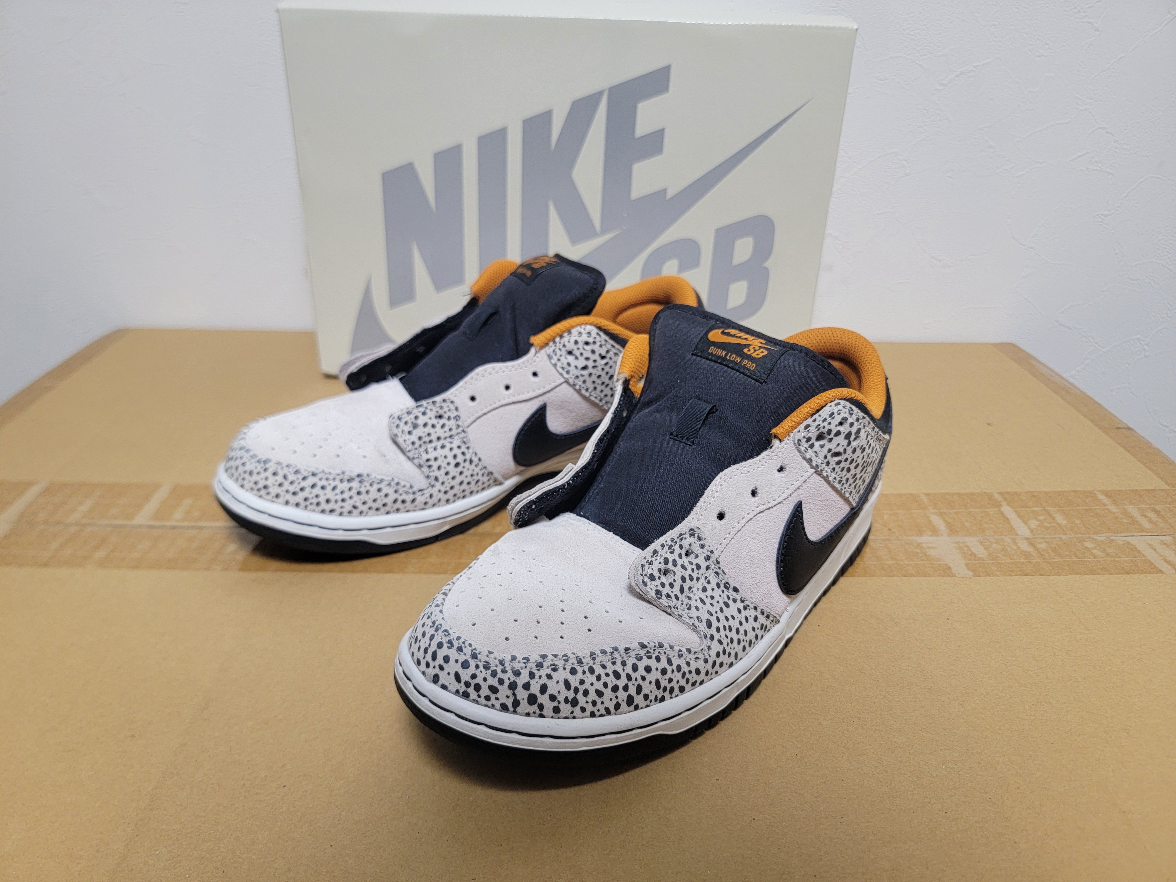Nike SB Dunk Low Pro Electric Safari "Phantom and Black"