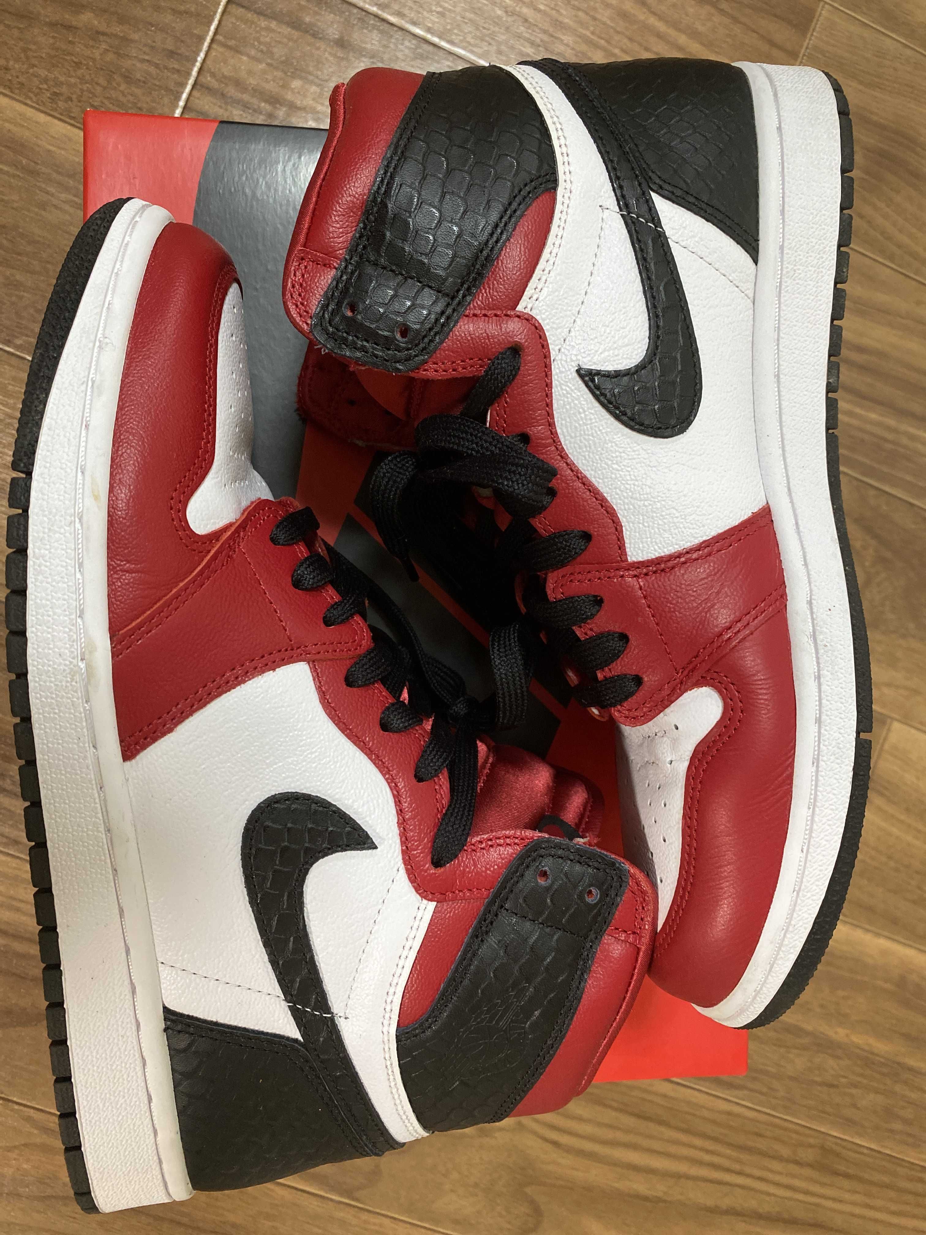 Nike Women's Air Jordan 1 High OG "Satin Red"