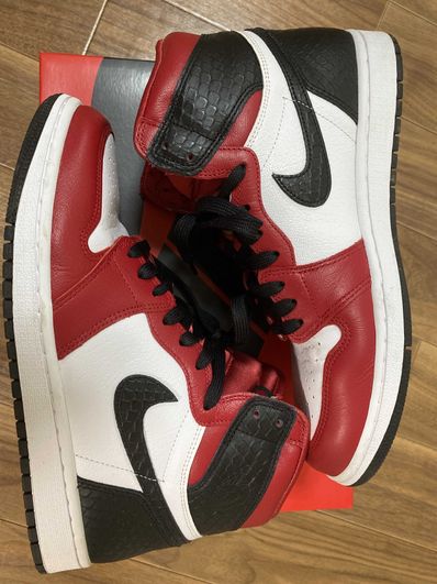 Nike Women's Air Jordan 1 High OG "Satin Red"