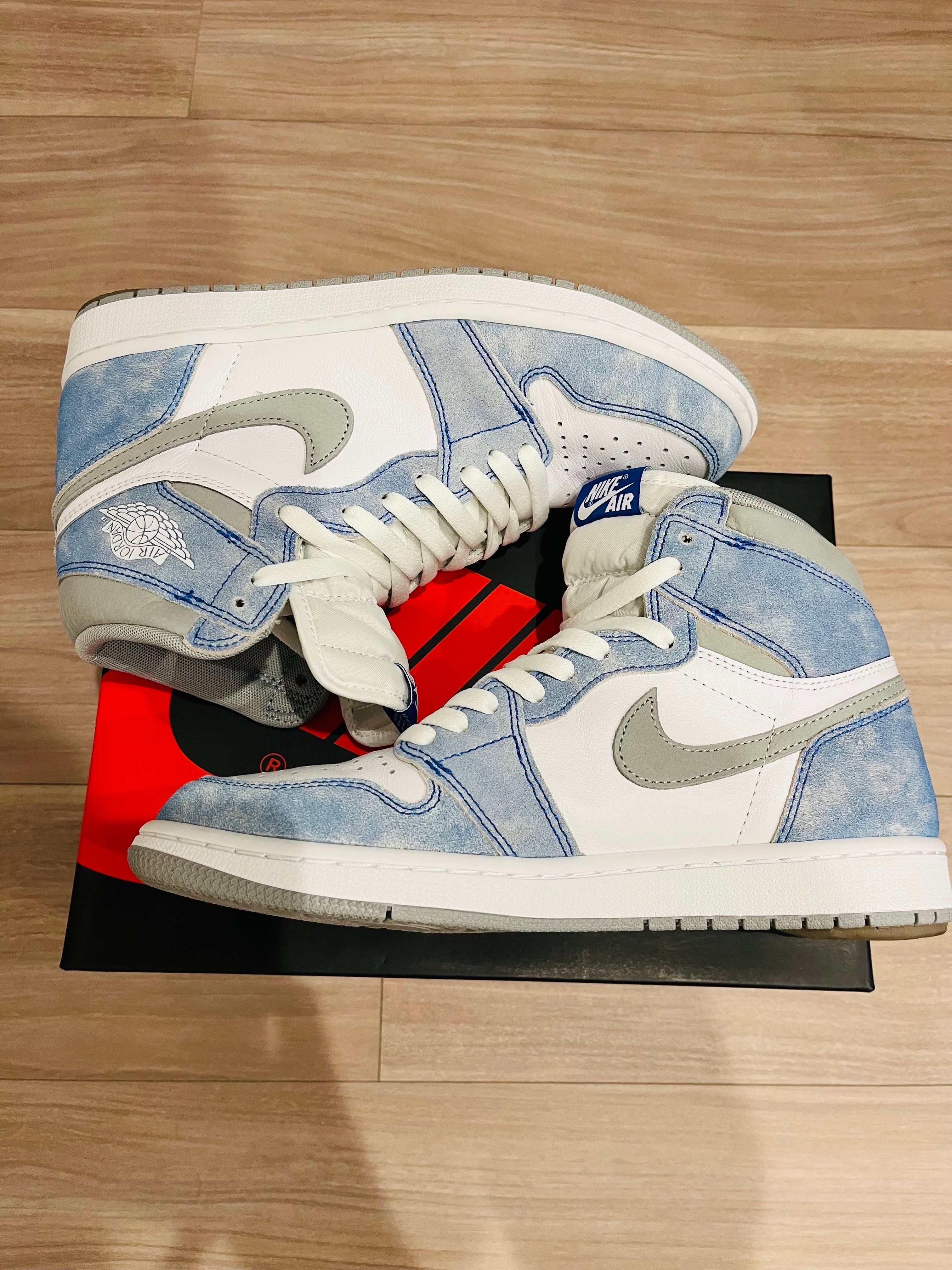 Nike Air Jordan 1 High OG "Hyper Royal"