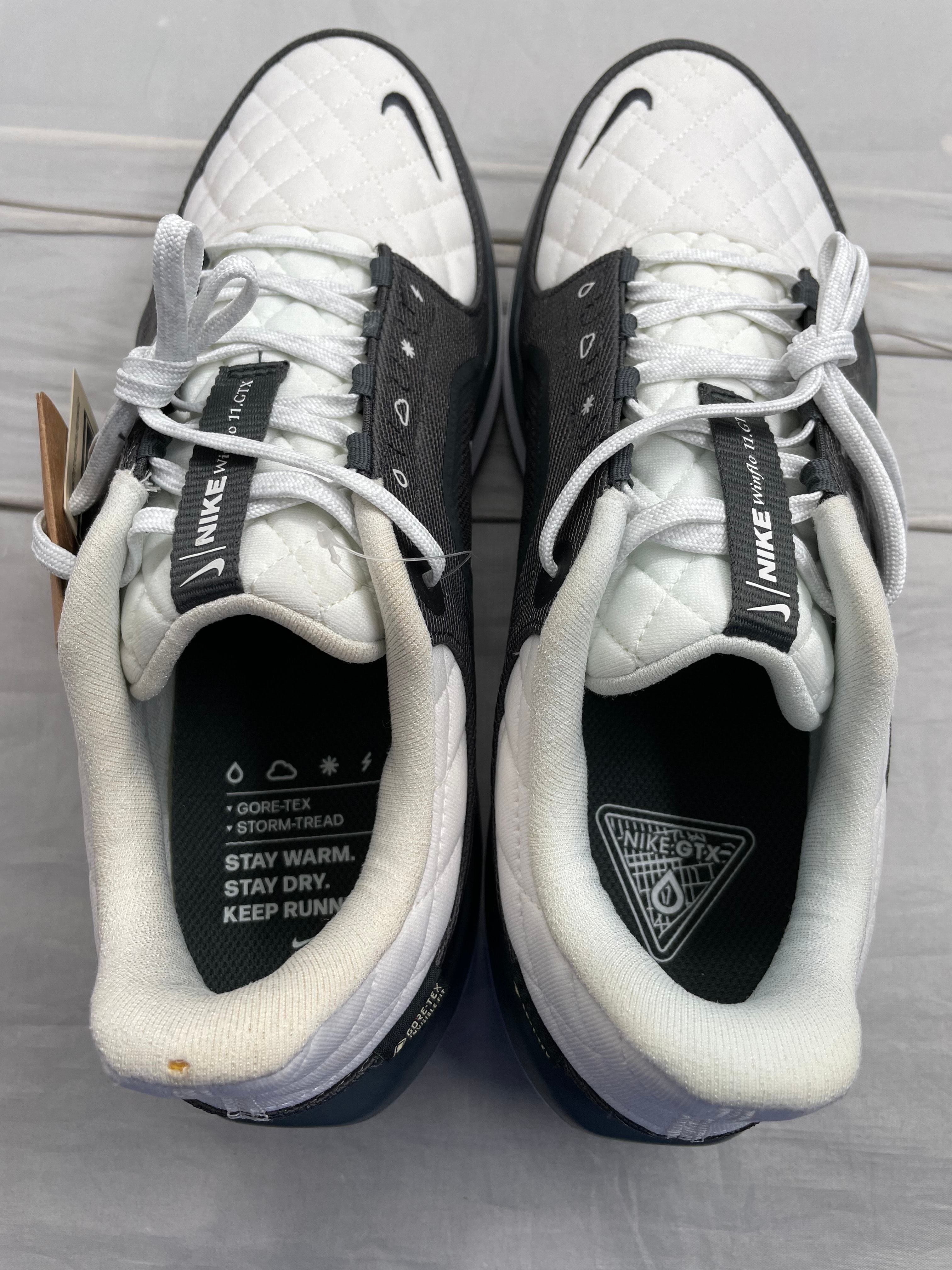 ナイキ ウィンフロー11 ゴアテックス "アンスラサイト/ブラック/フォトンダスト/メタリックシルバー"