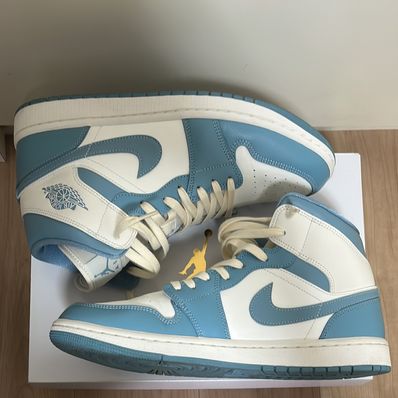 Nike Women's Air Jordan 1 Mid "University Blue"