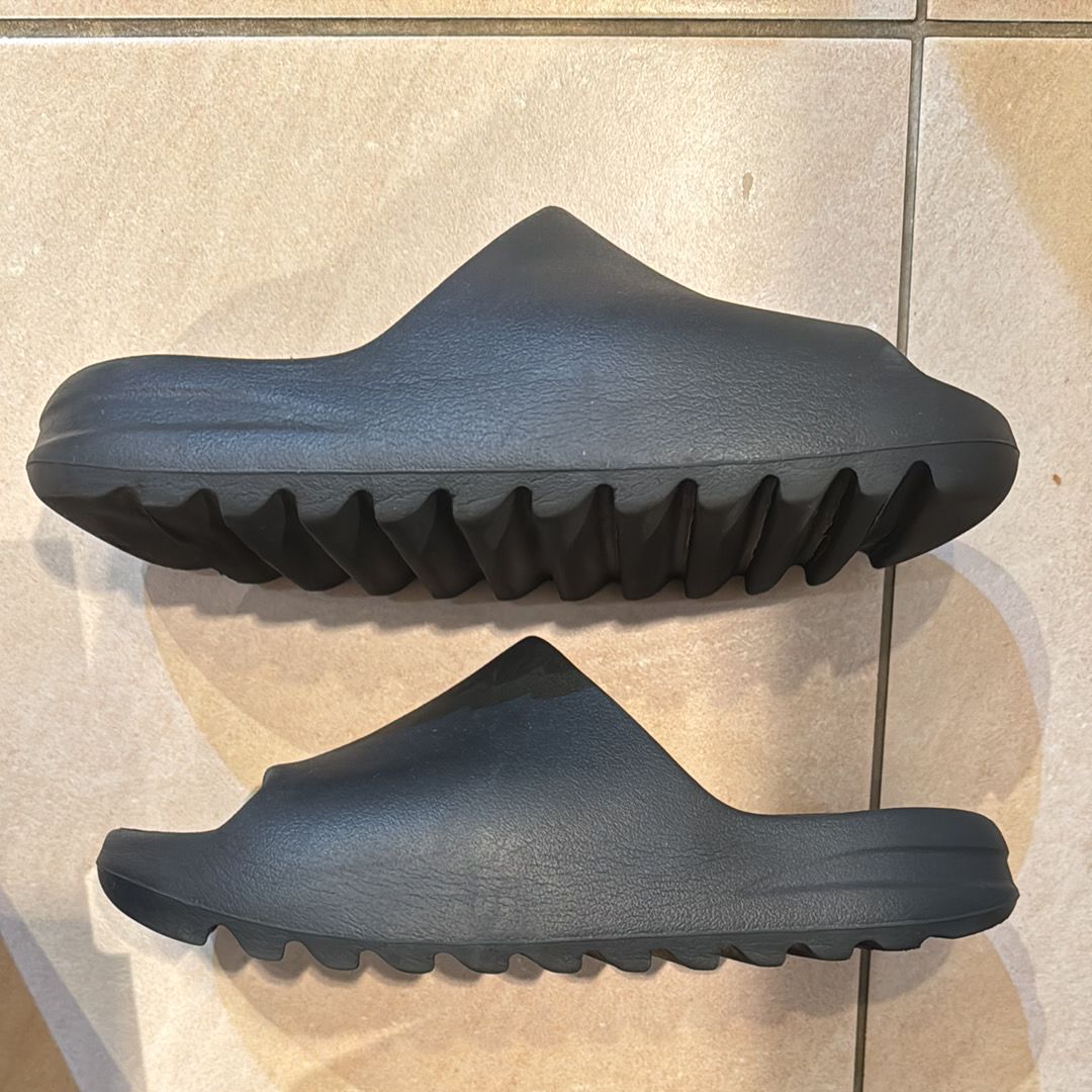 adidas YEEZY Slide "Onyx"