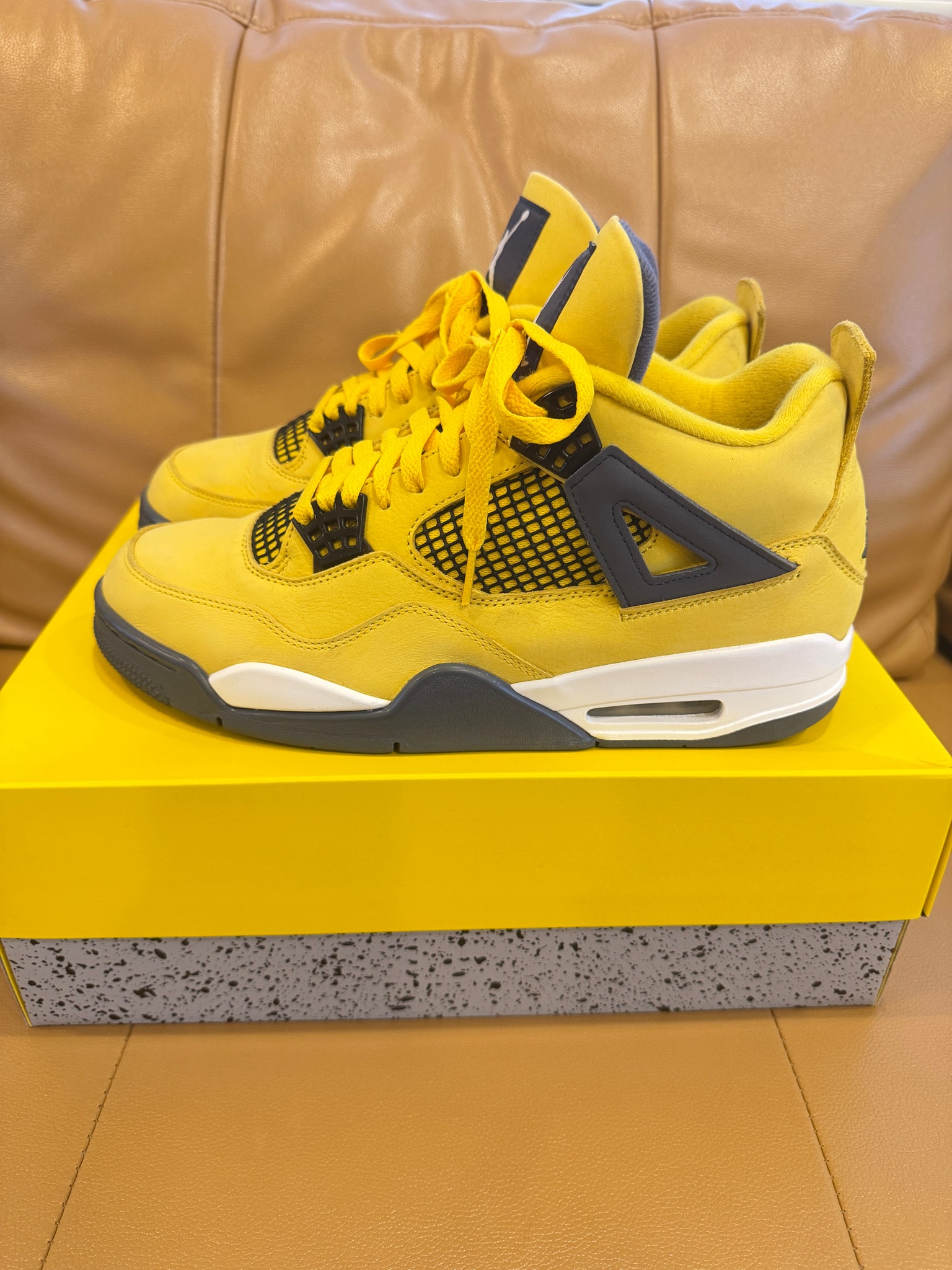 Nike Air Jordan 4 "Tour Yellow"