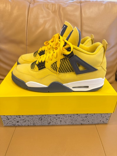 Nike Air Jordan 4 "Tour Yellow"
