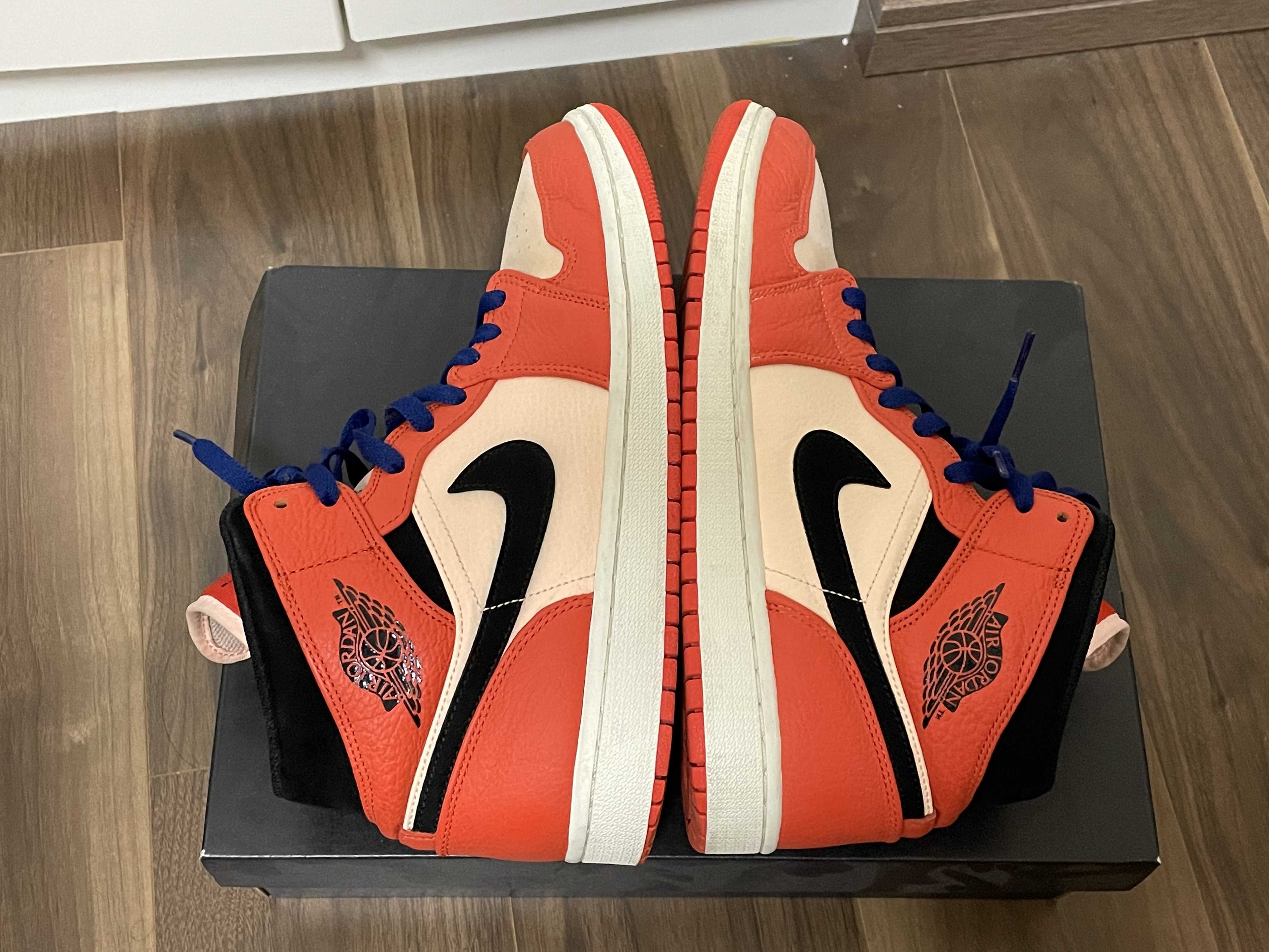 Nike Air Jordan 1 Mid "Team Orange Black"