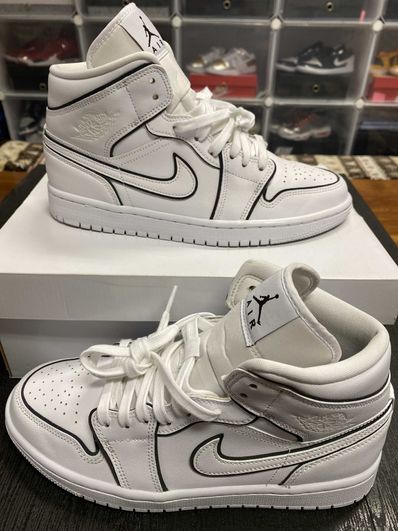 NIKE Women's AIR JORDAN 1 MID "WHITE/BLACK"