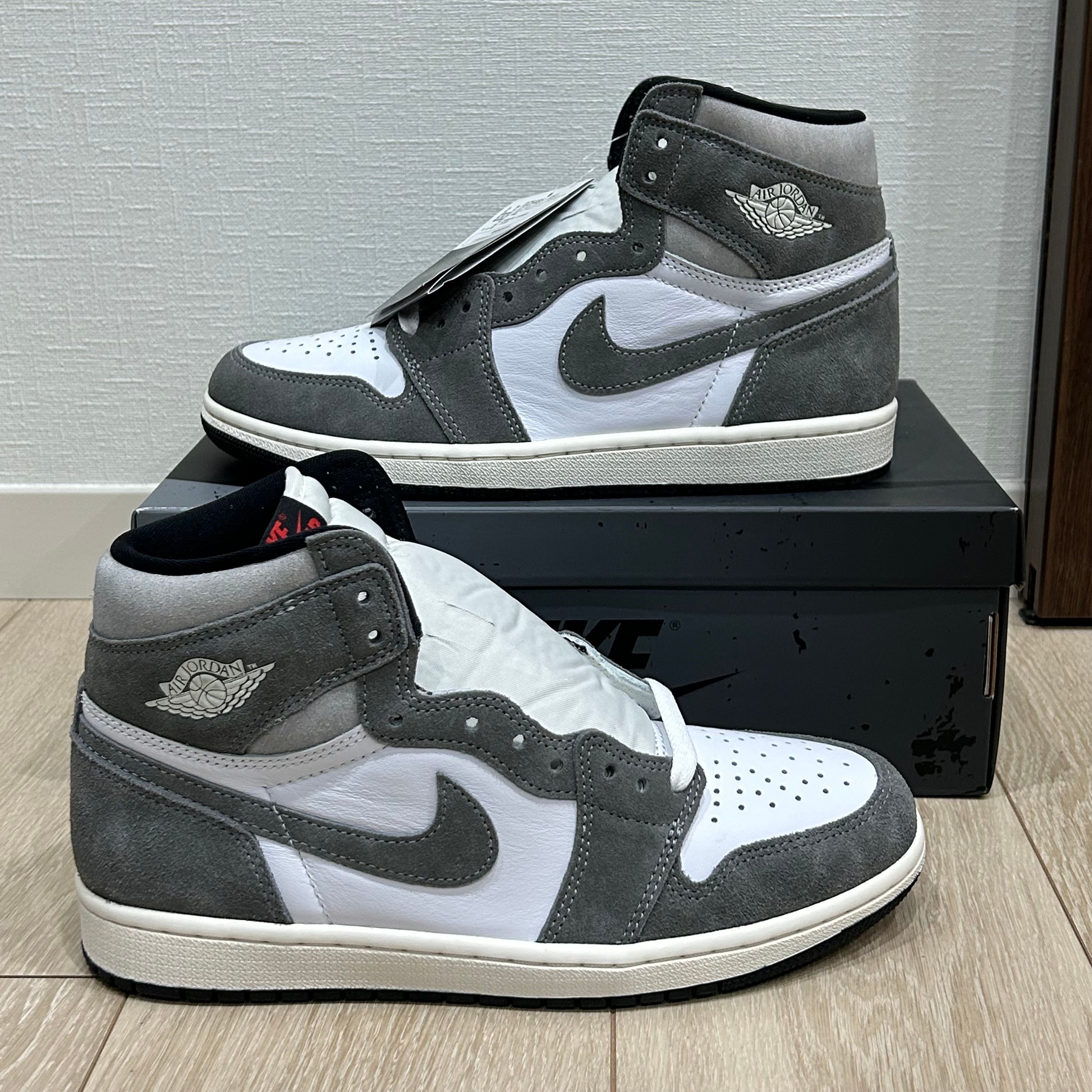 Nike Air Jordan 1 Retro High OG "Black and Smoke Grey"