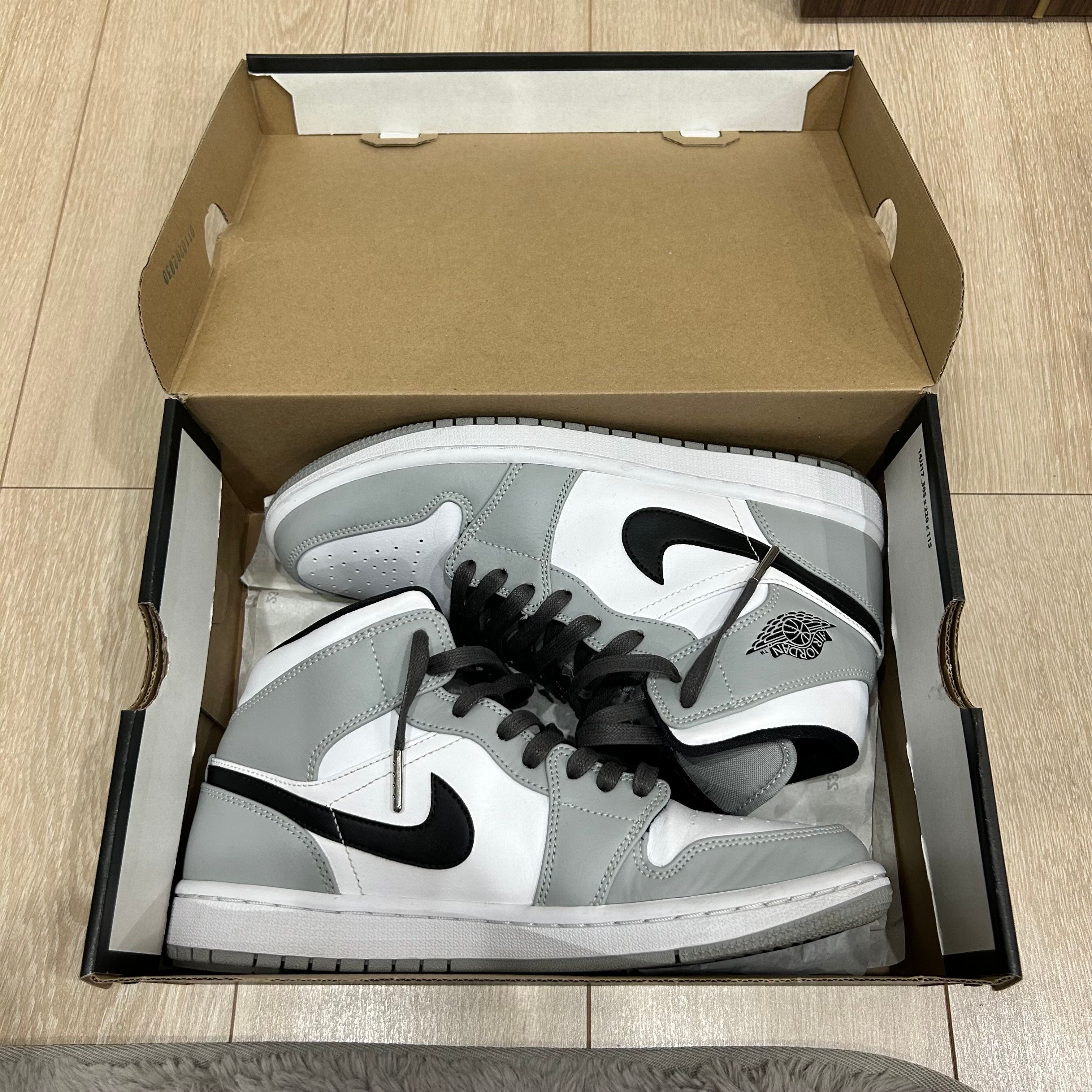 Nike Air Jordan 1 Mid "Light Smoke Grey/White/Black"