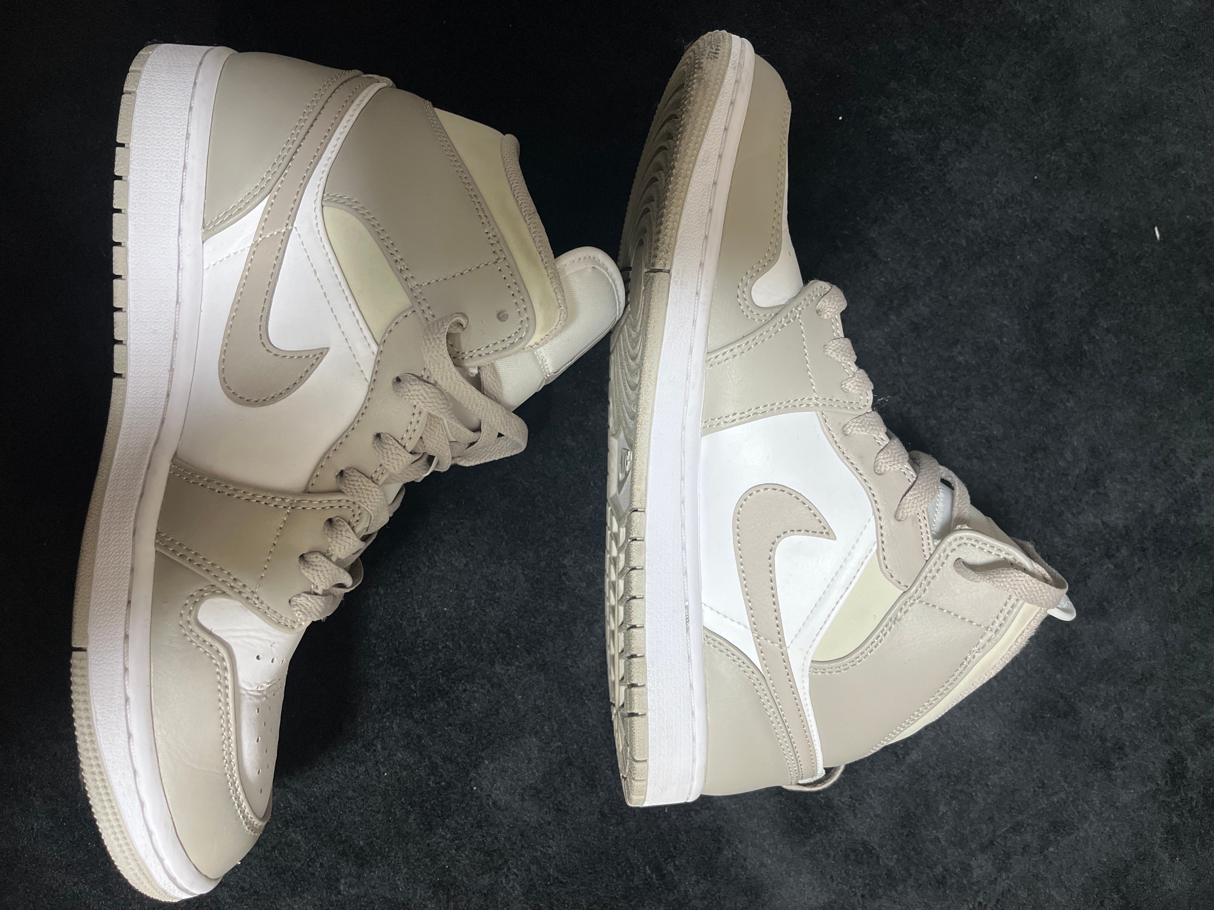 Nike Air Jordan 1 Mid "Linen"