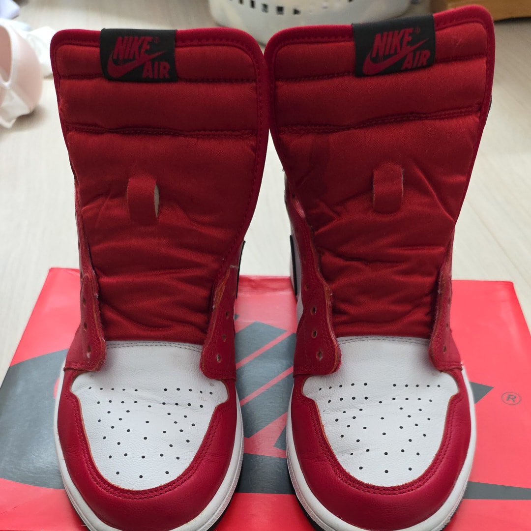Nike Women's Air Jordan 1 High OG "Satin Red"
