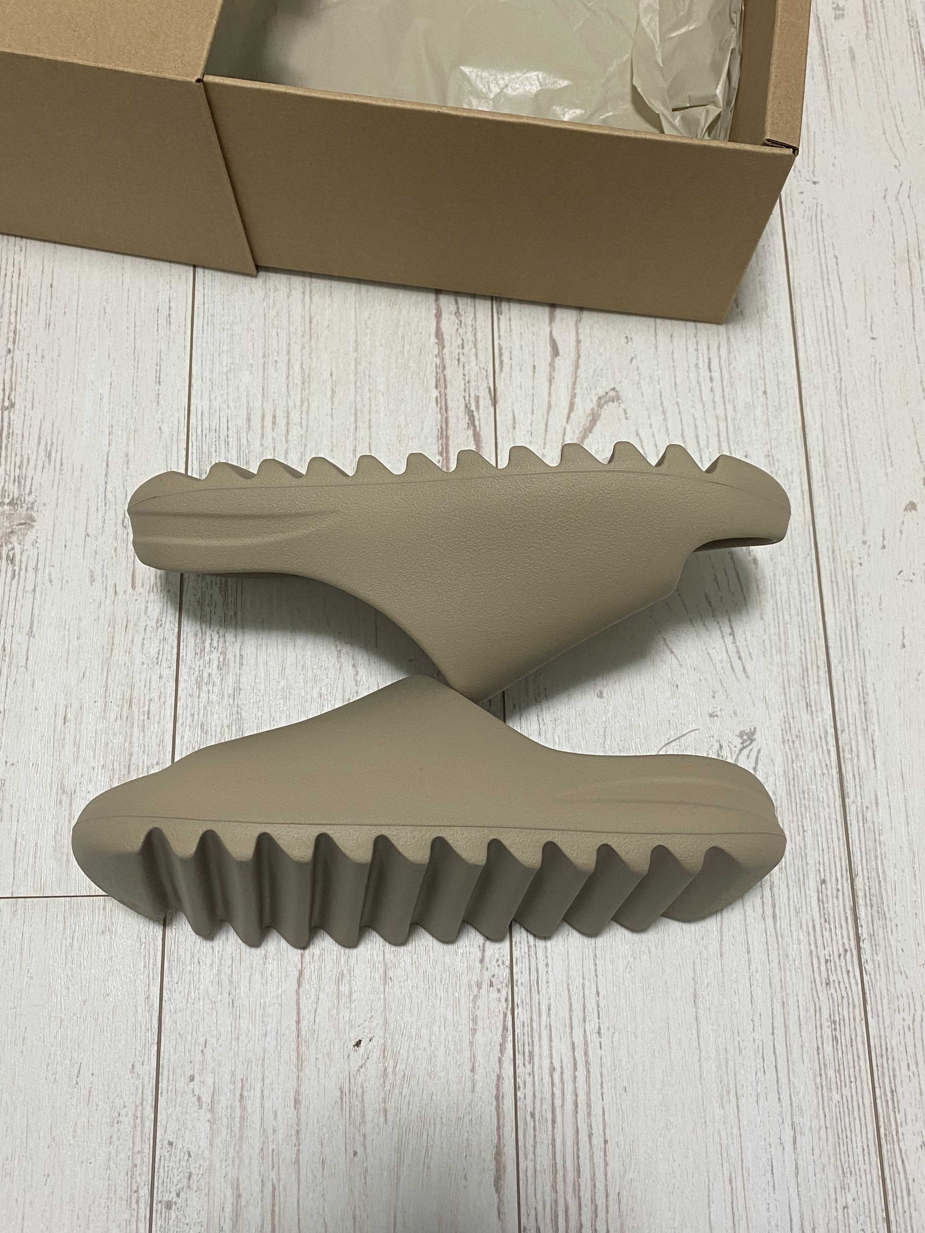 adidas YEEZY Slide "Pure" (GW1934)