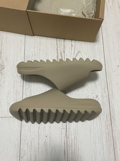 adidas YEEZY Slide "Pure" (GW1934)