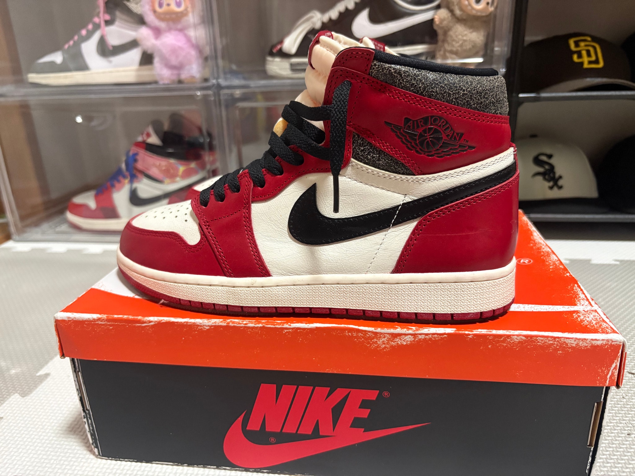 Nike Air Jordan 1 High OG "Lost & Found/Chicago"