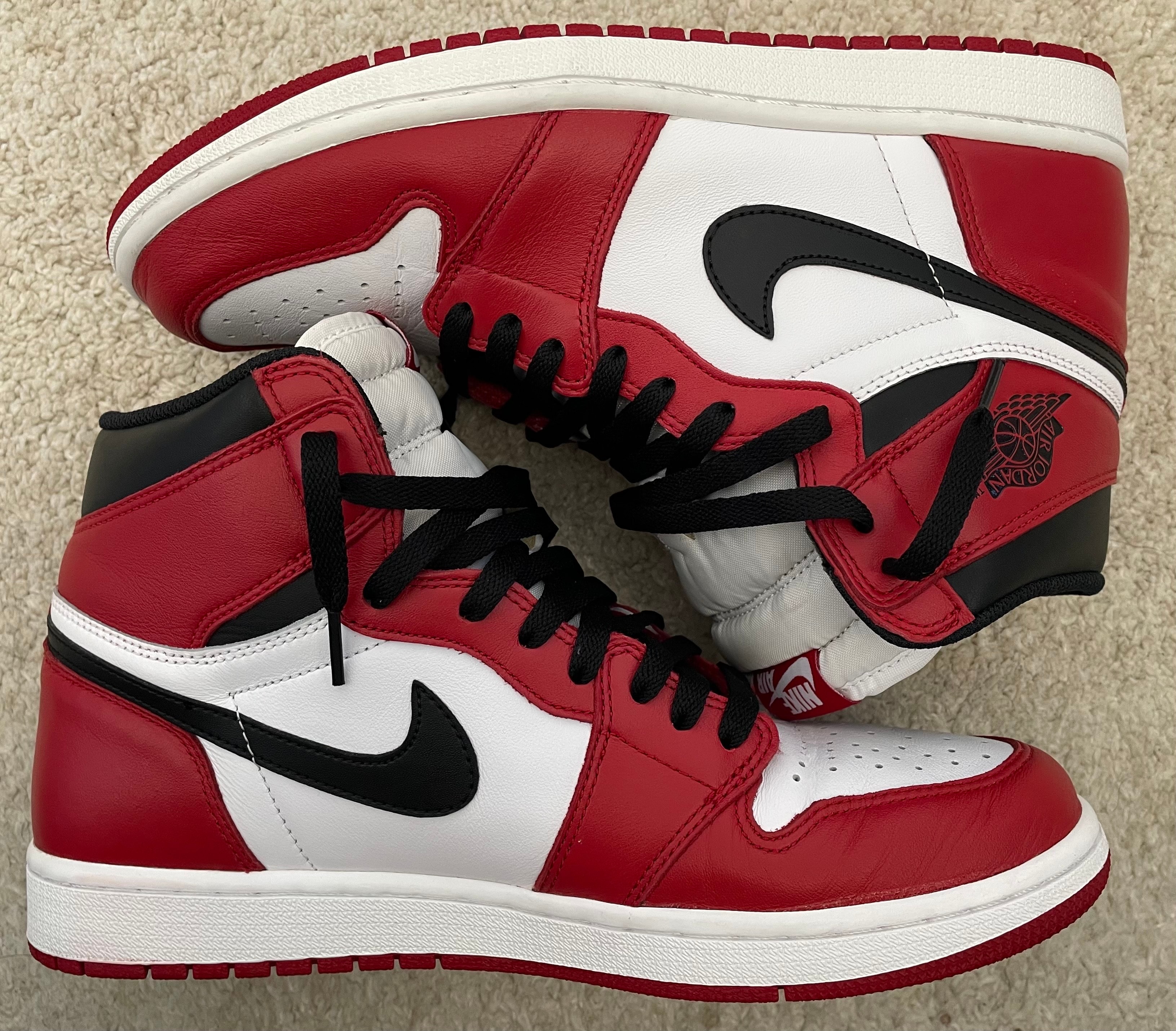 Nike Air Jordan 1 Retro High "Chicago" (2015)